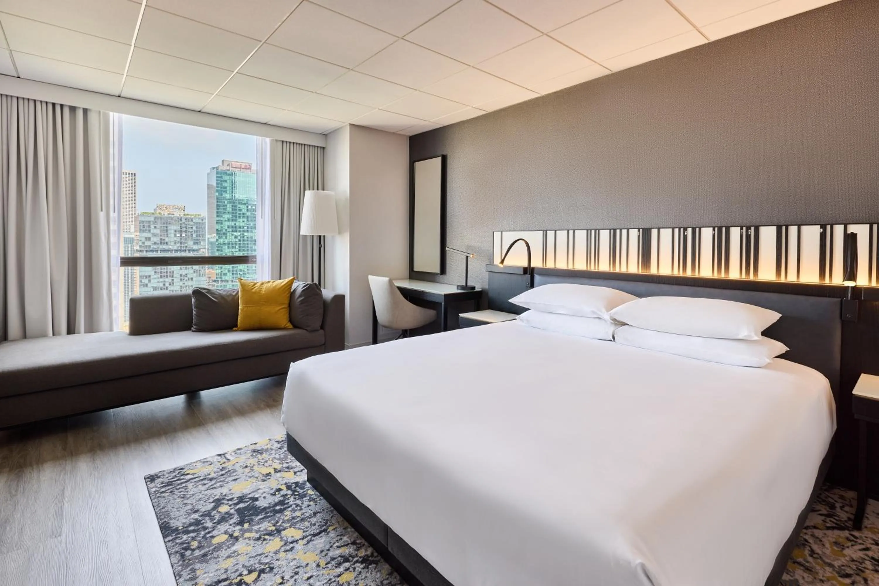 Premium King Room with City View in Hyatt Regency Chicago