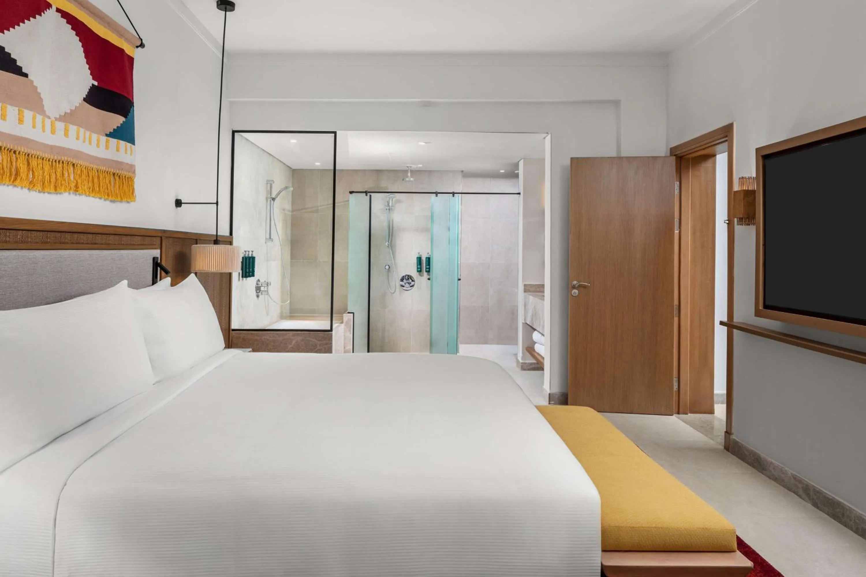 Beachside King Premium Suite - single occupancy - Pool View in DoubleTree by Hilton Sharks Bay Resort