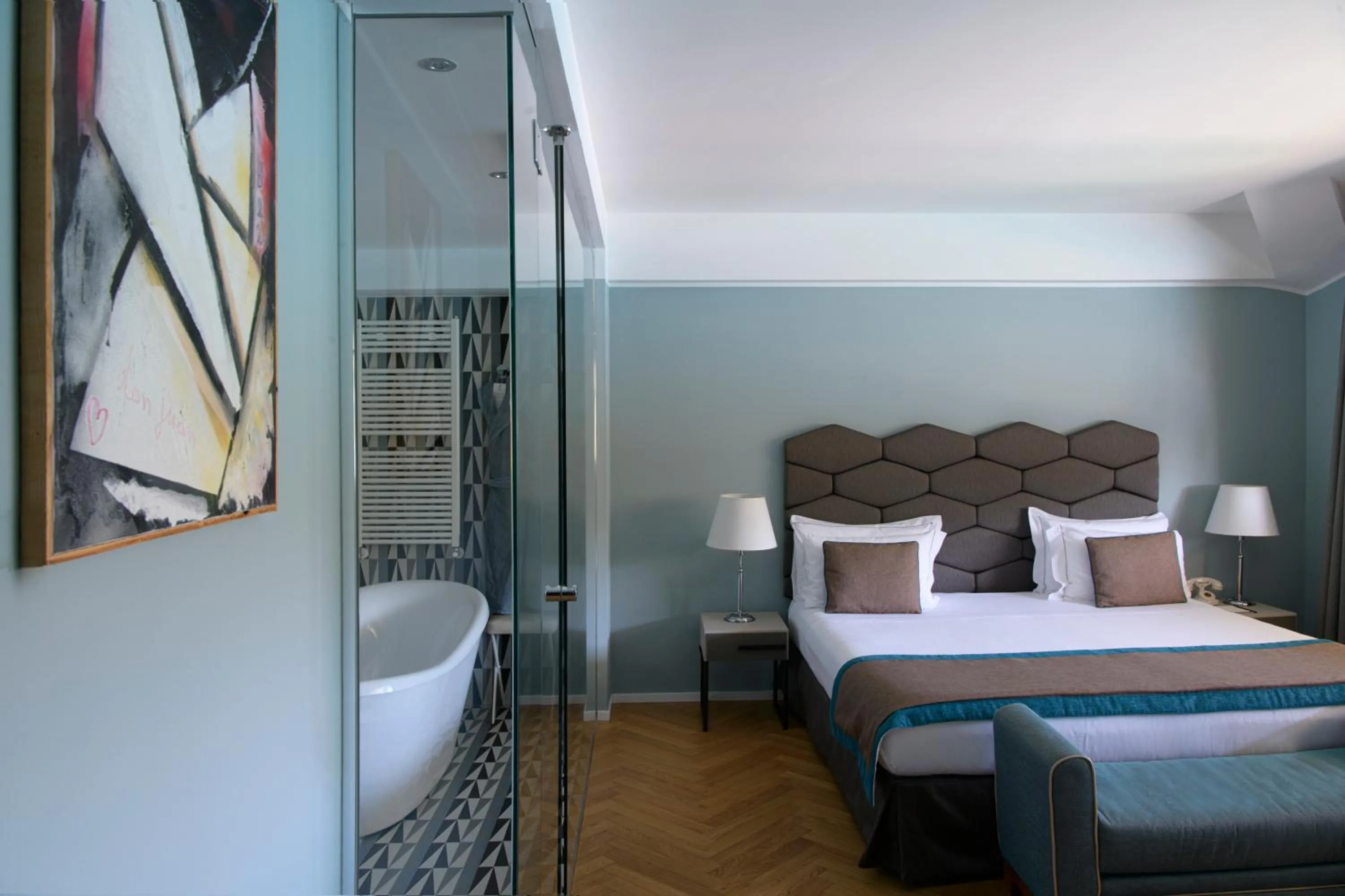 Photo of the whole room, Bed in Grand Hotel Portovenere