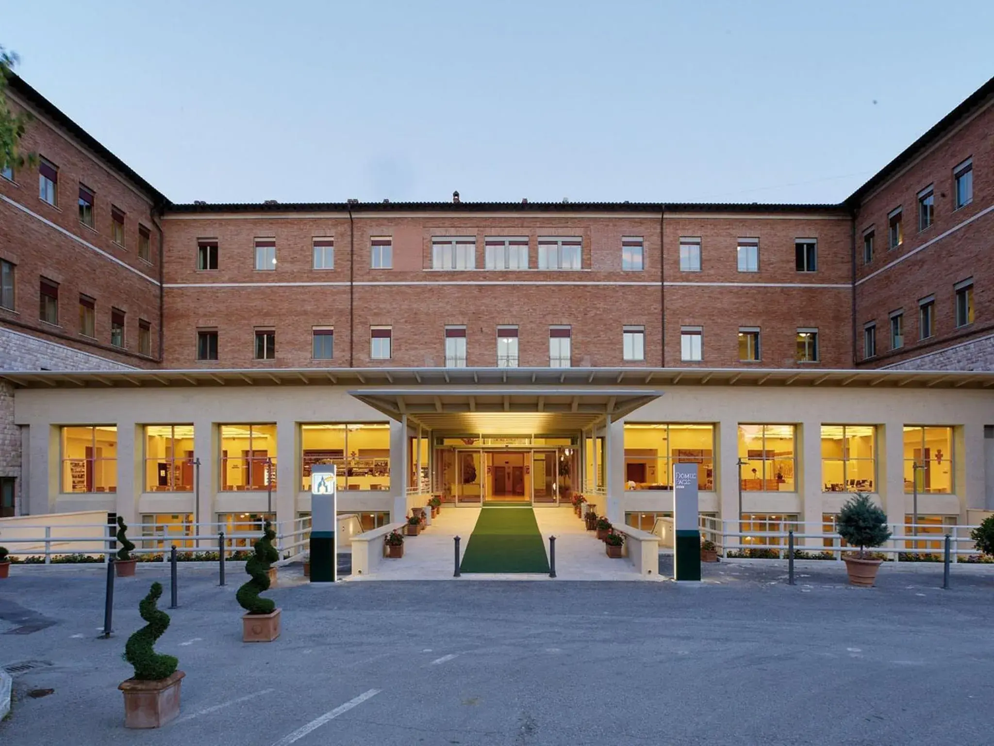 Domus Pacis Assisi Domus Pacis Assisi