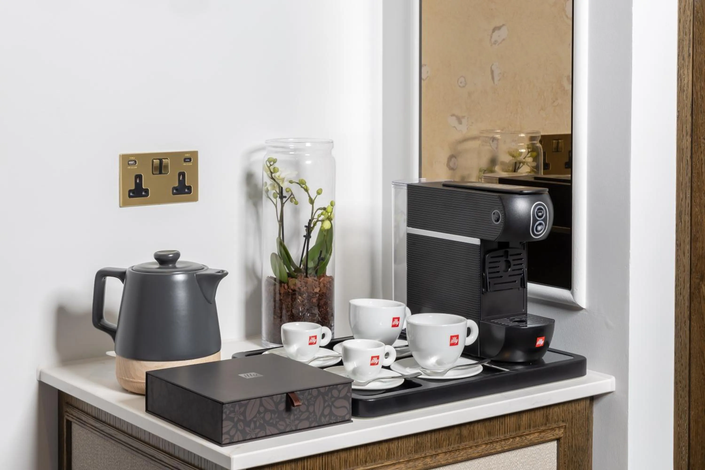 Coffee/tea facilities in The Welbeck Hotel by IHG