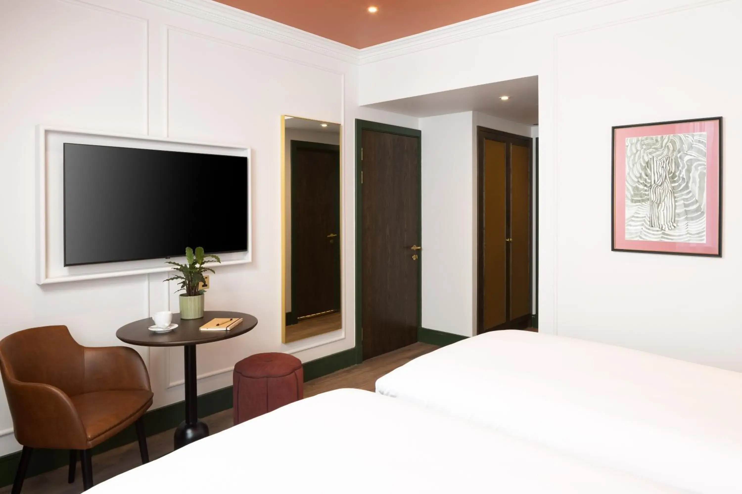 TV and multimedia, Bed in The Welbeck Hotel by IHG TV and multimedia, Bed in The Welbeck Hotel by IHG