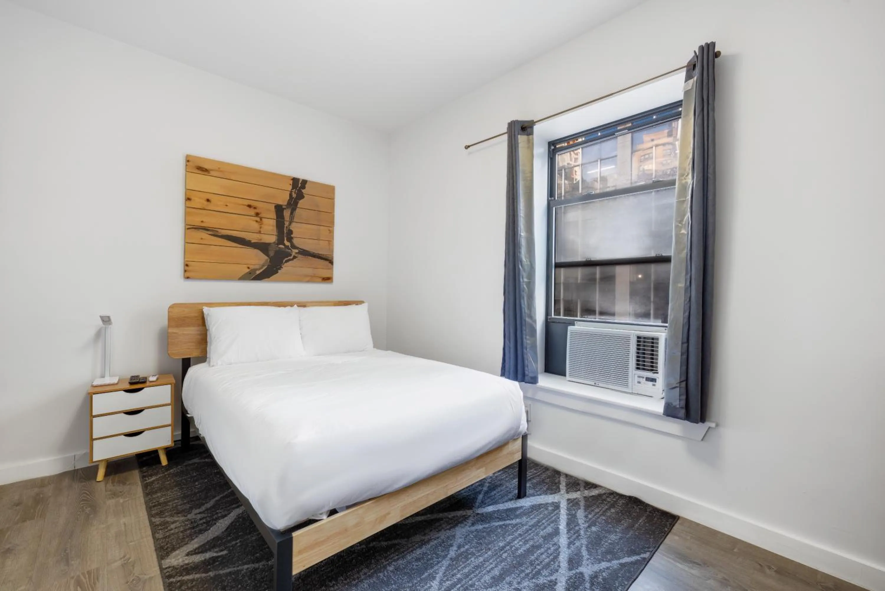 Double Corner Room - Non-Smoking in Hotel 27 by LuxUrban