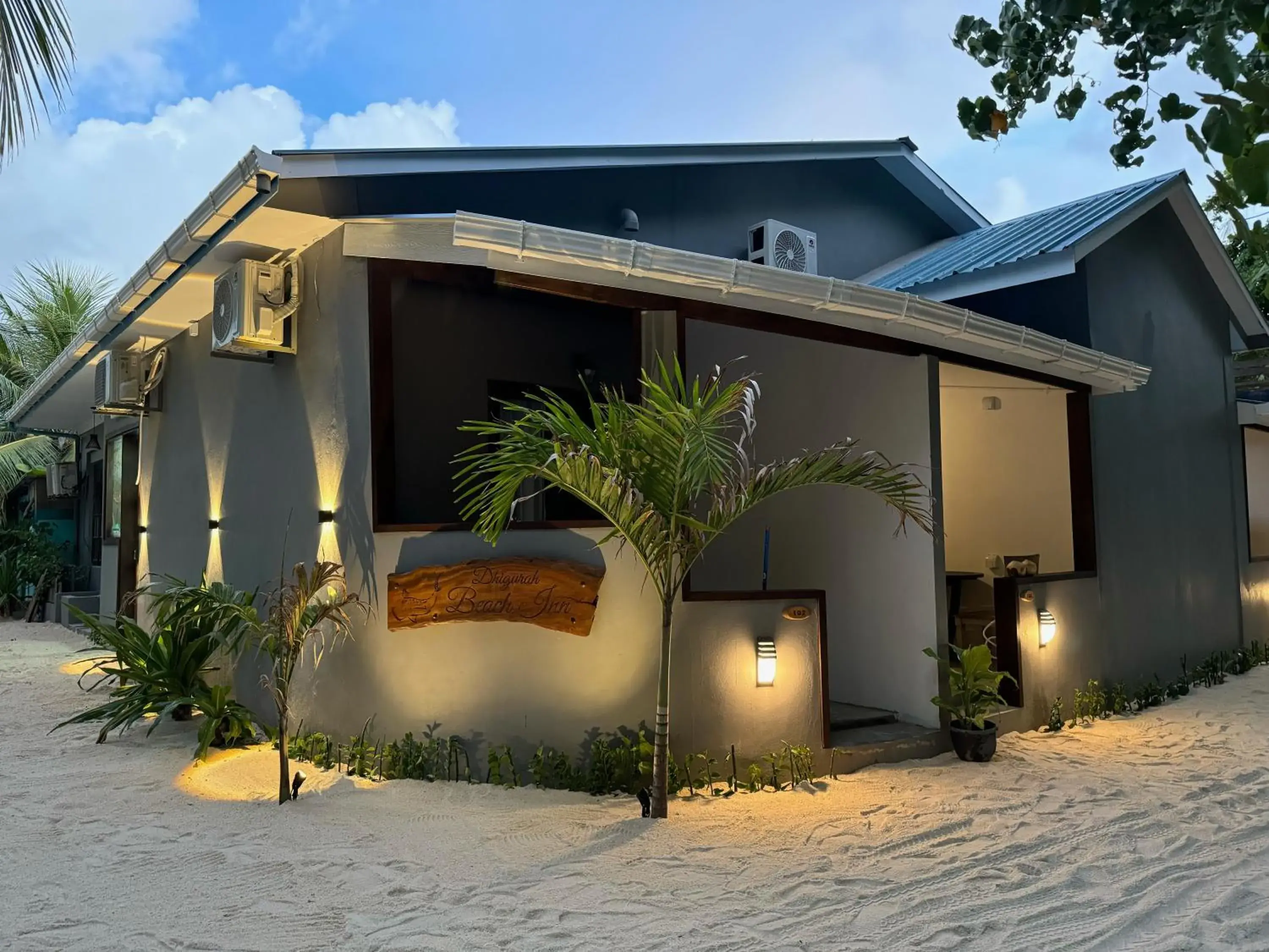 Dhigurah Beach Inn Dhigurah Beach Inn