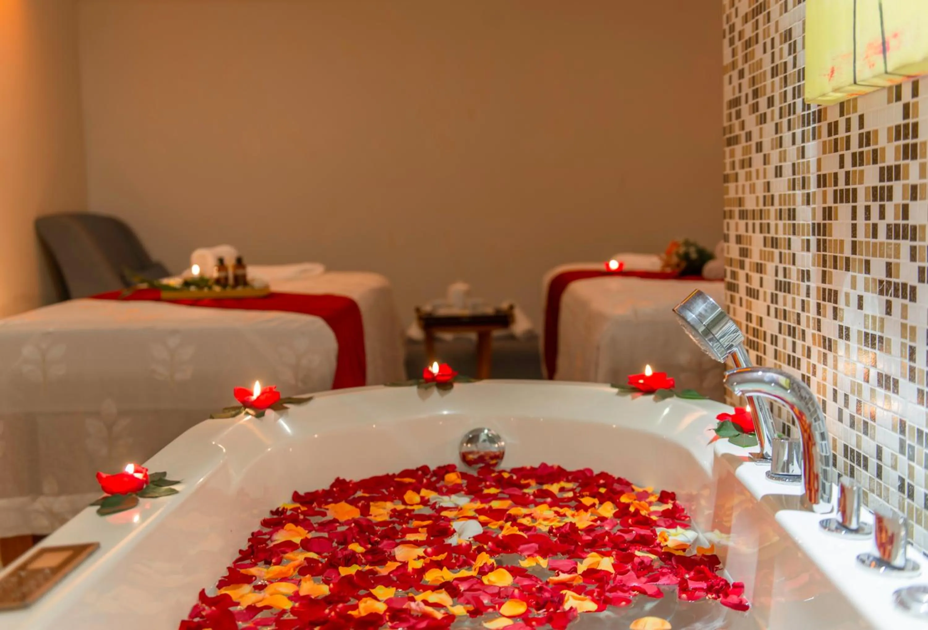 Spa and wellness centre/facilities, Bed in Havana Nha Trang Hotel