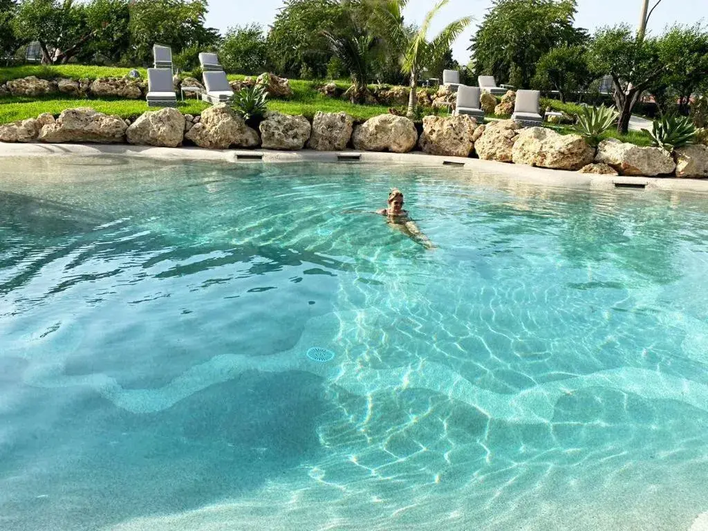 Swimming pool in Suite Hotel L'Oasi di Riaci Swimming pool in Suite Hotel L'Oasi di Riaci