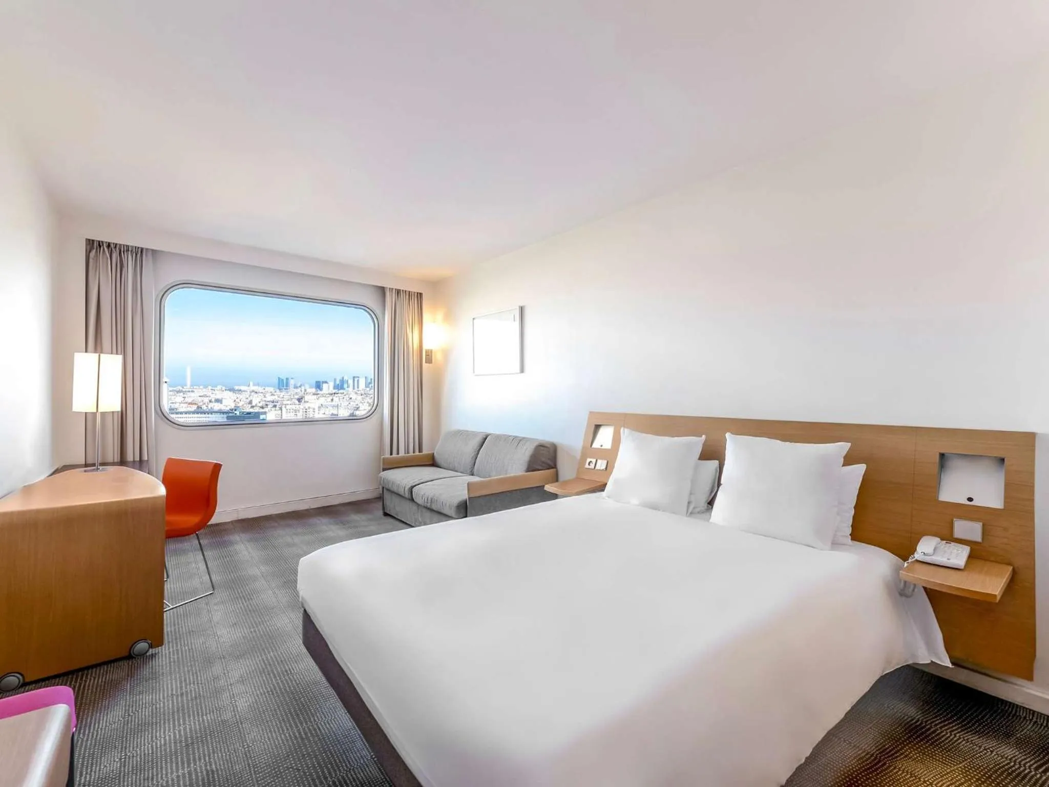Bedroom, Bed in Novotel Paris Centre Tour Eiffel