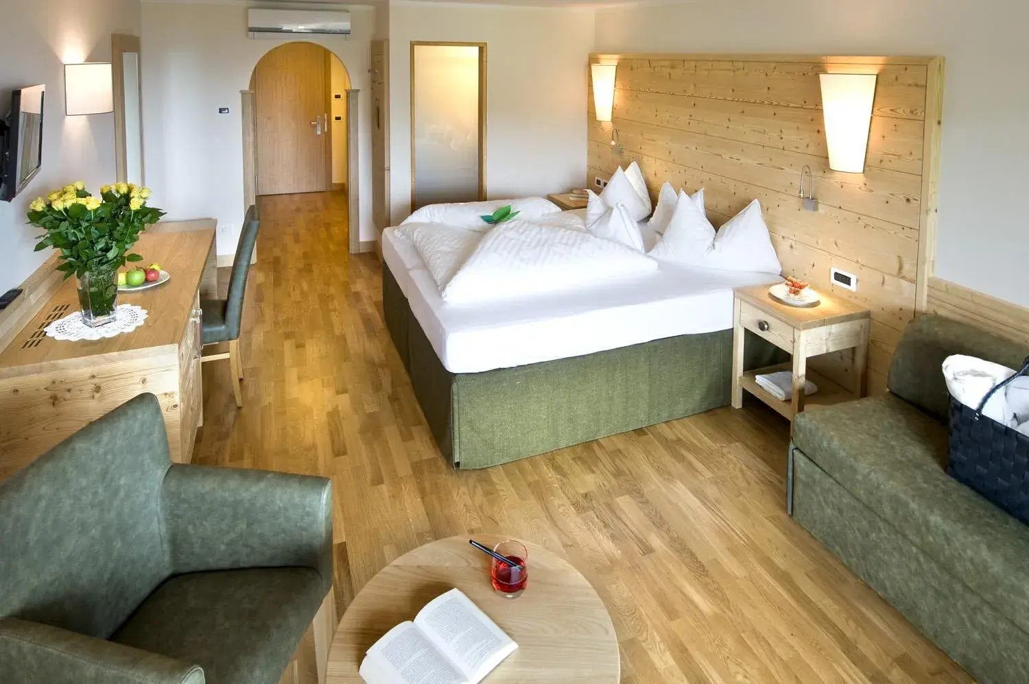 Bed in Schwarzer Adler Bed in Schwarzer Adler