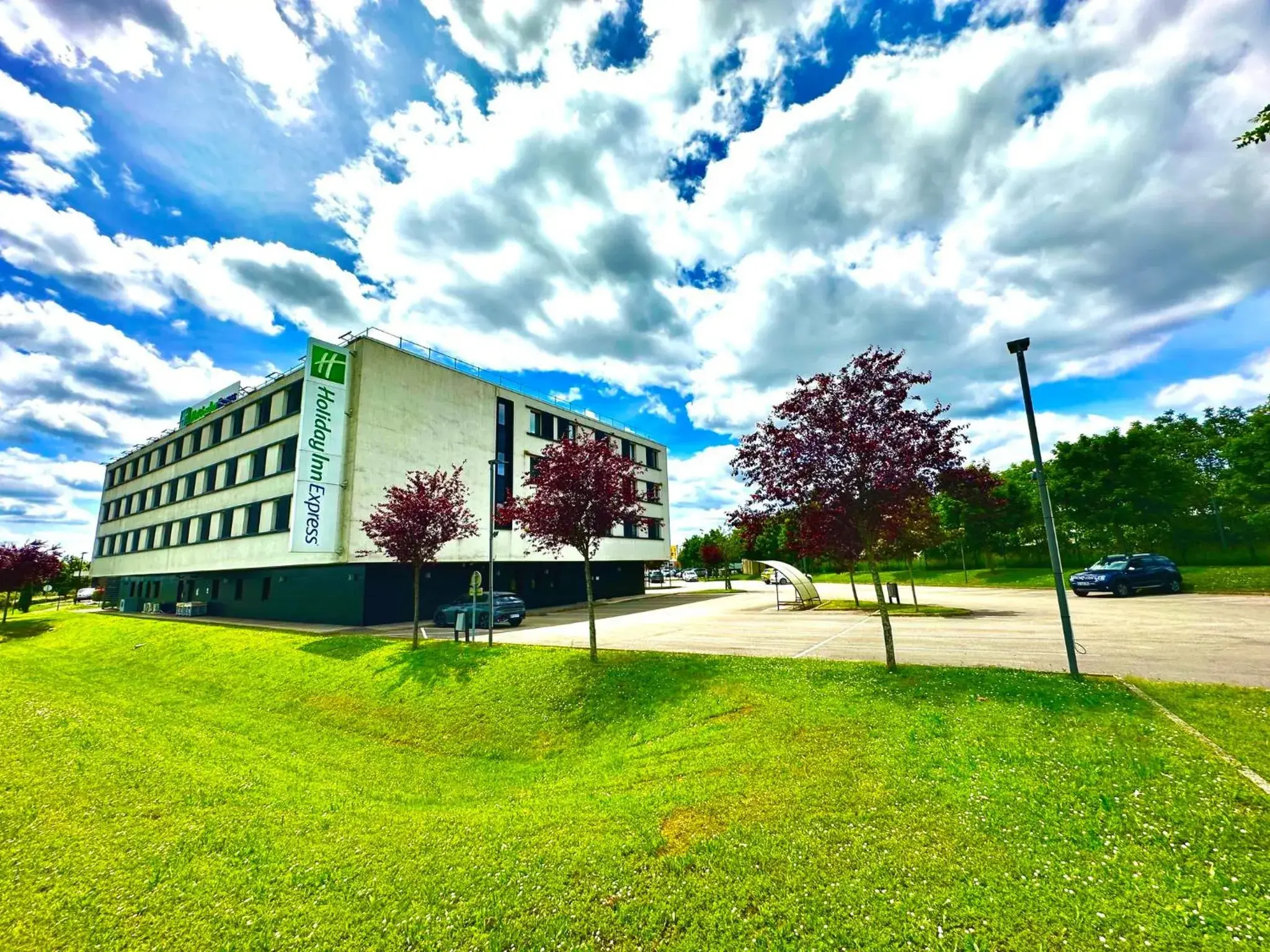 Property building in Holiday Inn Express Dijon by IHG Property building in Holiday Inn Express Dijon by IHG