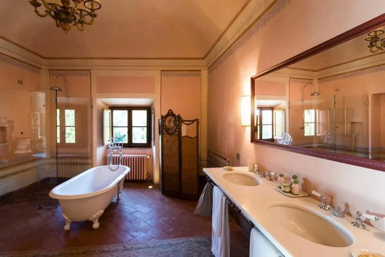 Superior King Suite in Borgo Pignano Volterra Tuscany