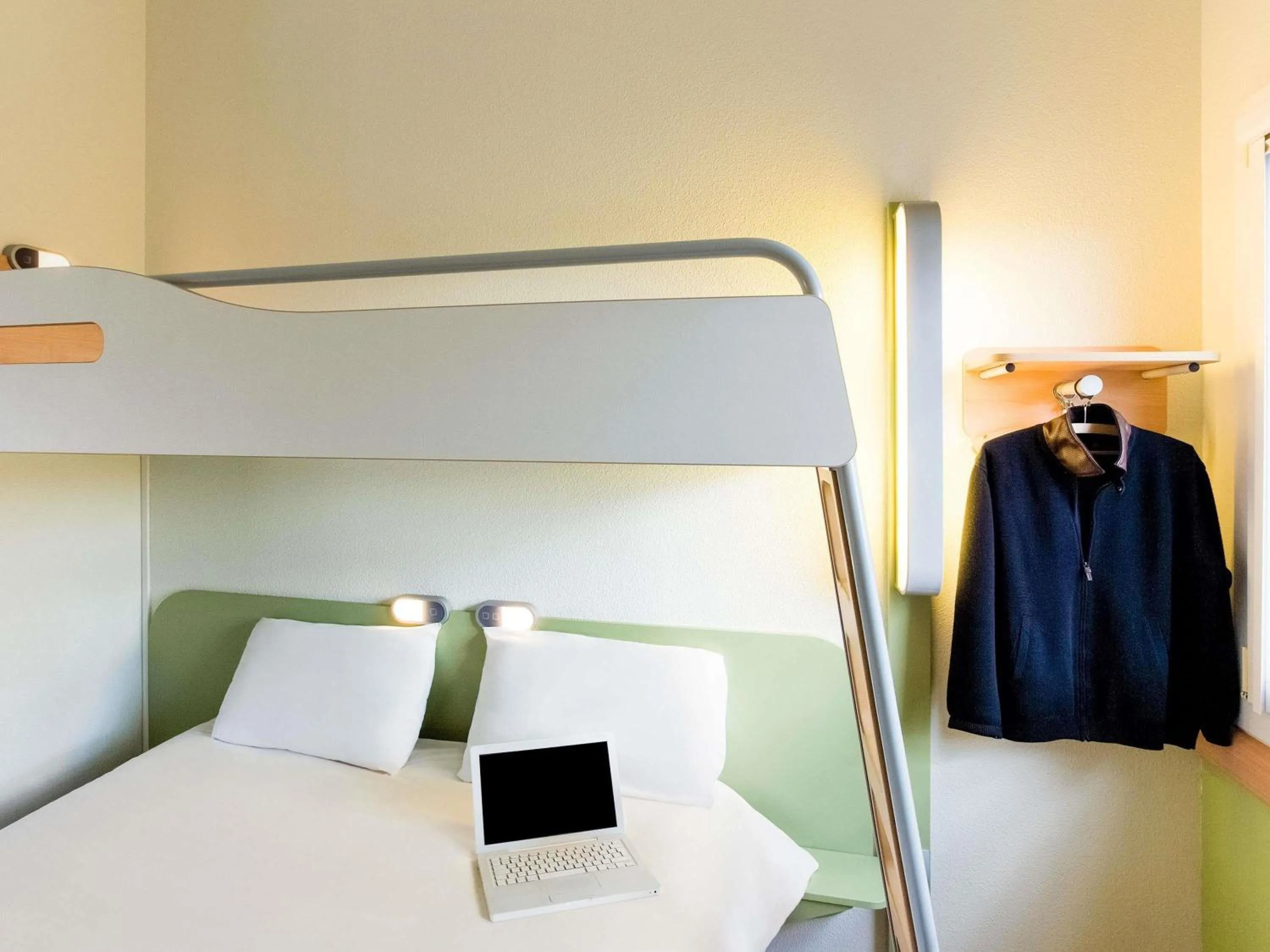 Bedroom, Bed in ibis budget Dijon Saint Apollinaire