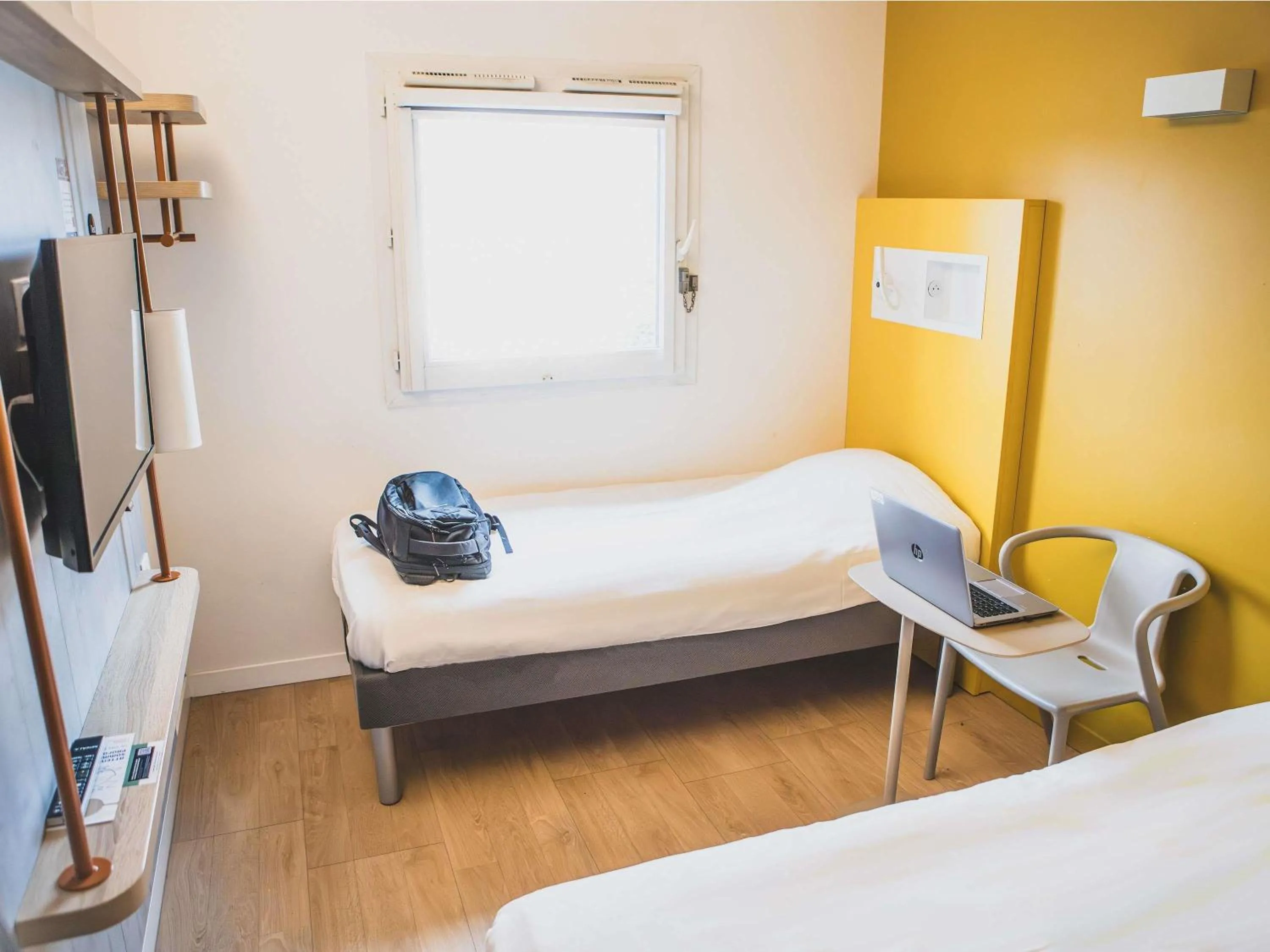 Bedroom, Bed in ibis budget Dijon Saint Apollinaire