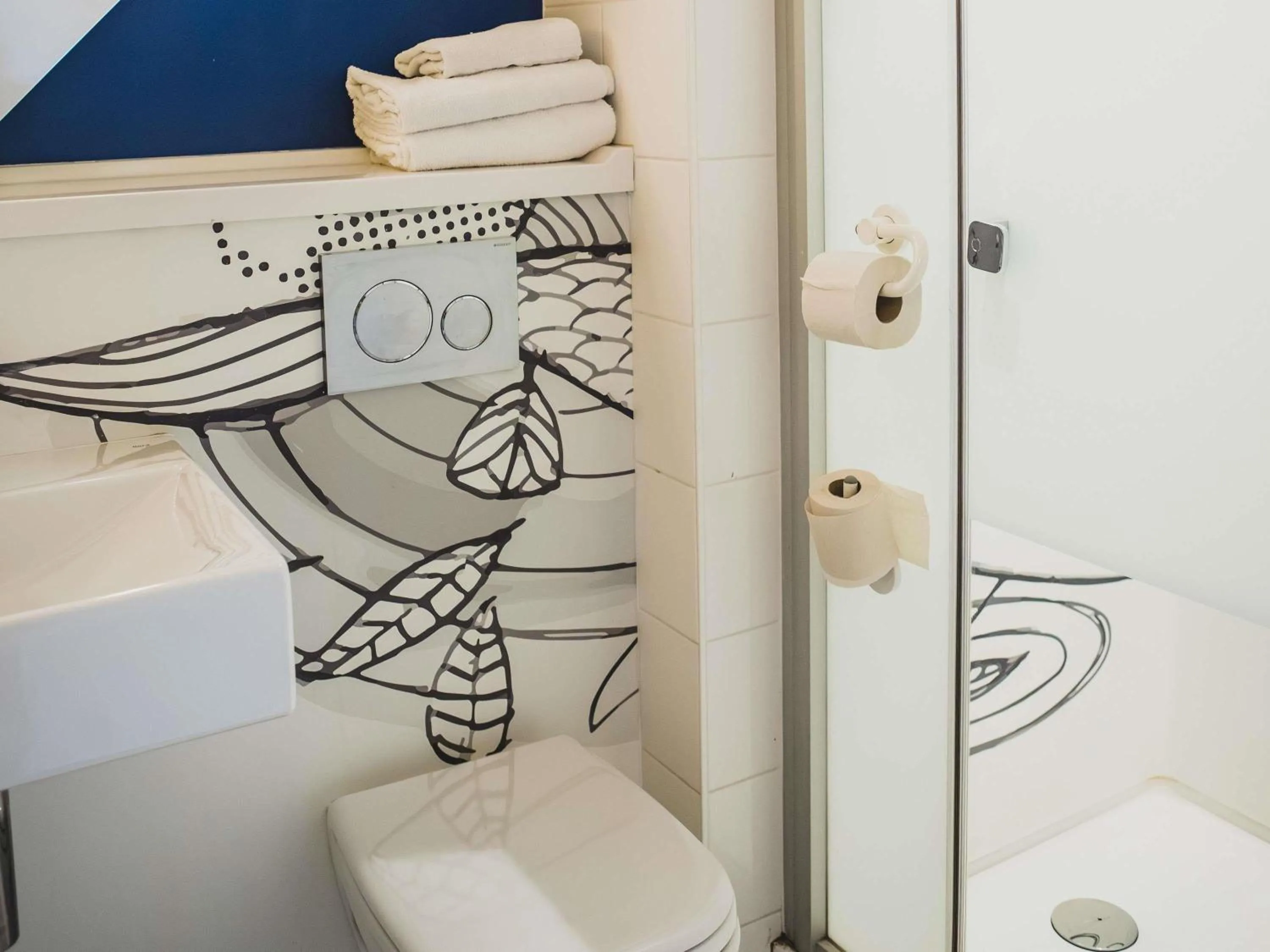 Bedroom in ibis budget Dijon Saint Apollinaire