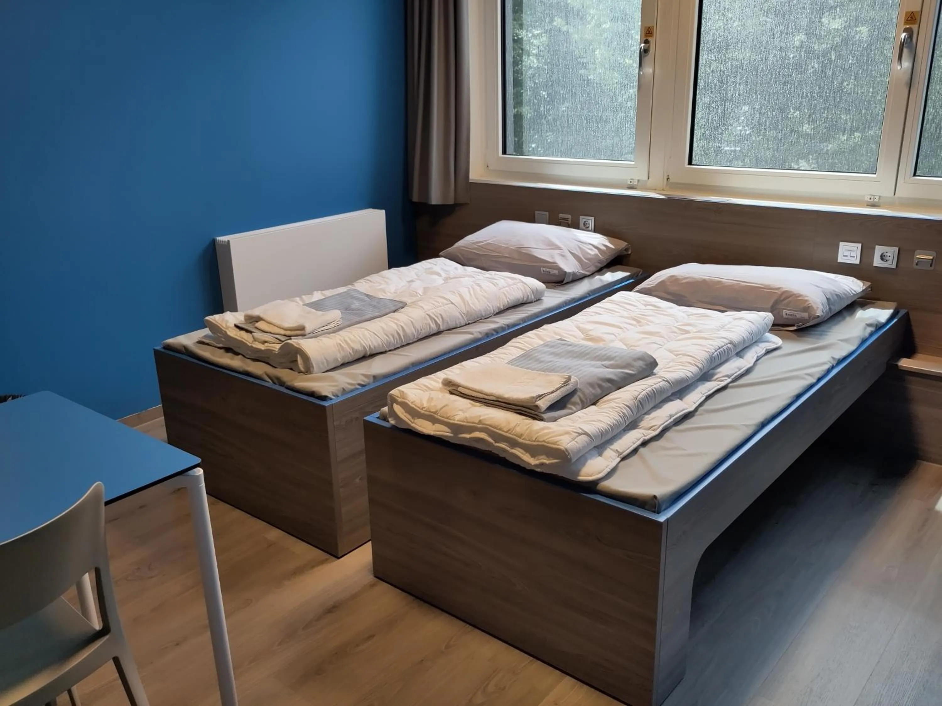 Twin Room with Bathroom in Jugendherberge München City