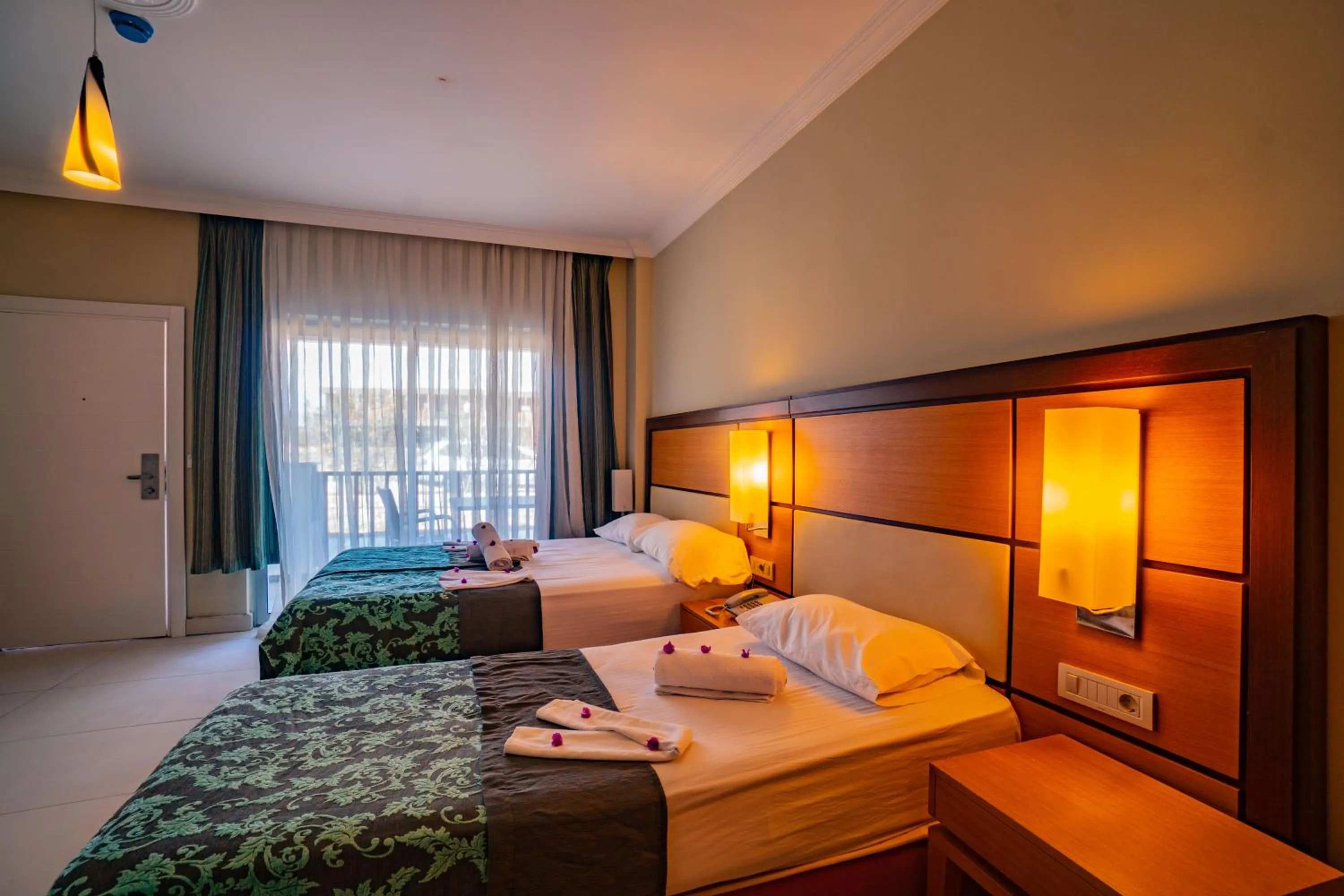 Double or Twin Room in Prenses Sealine Beach Hotel