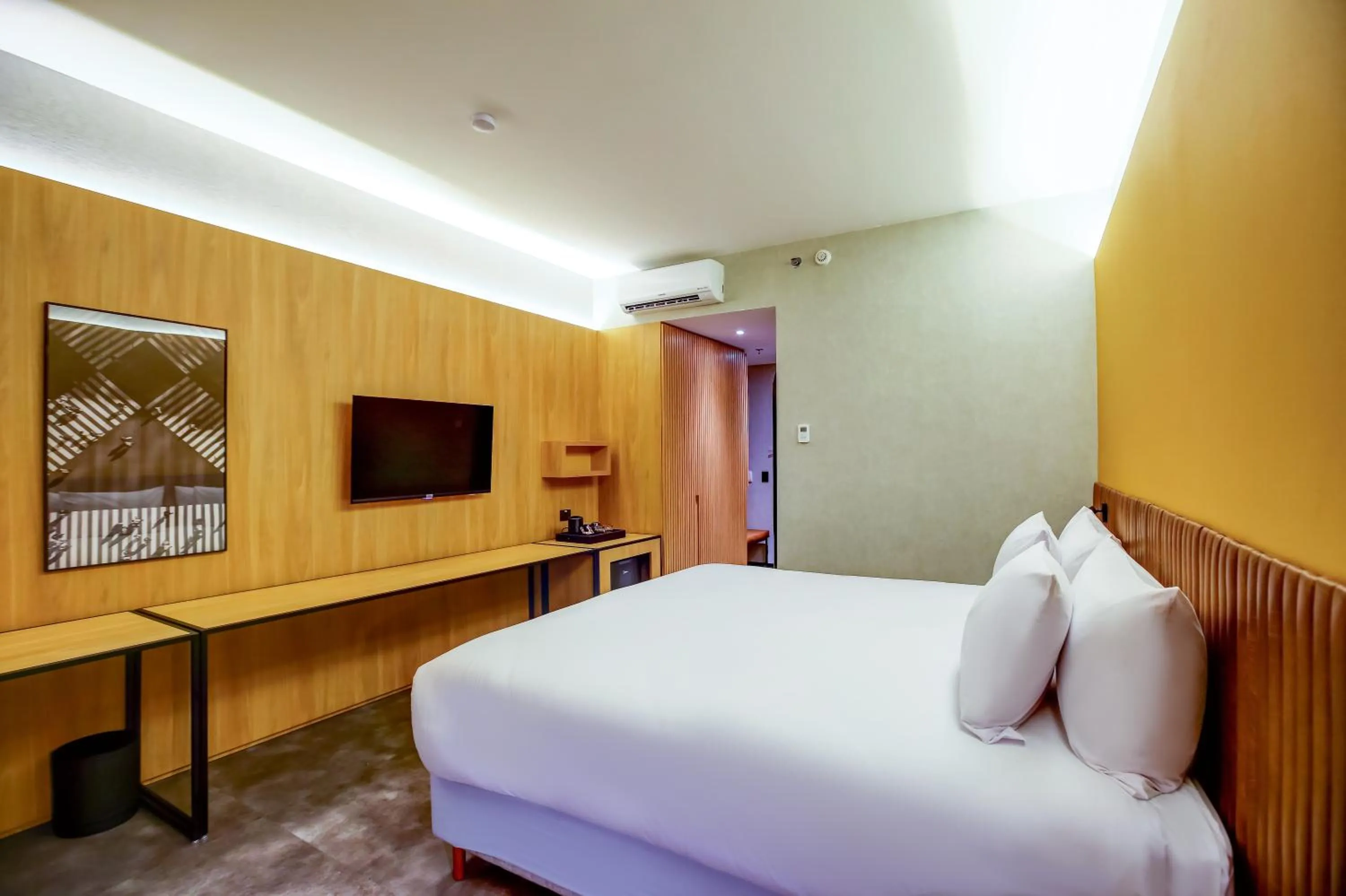 Bedroom, Bed in Hilton Garden Inn Rebouças