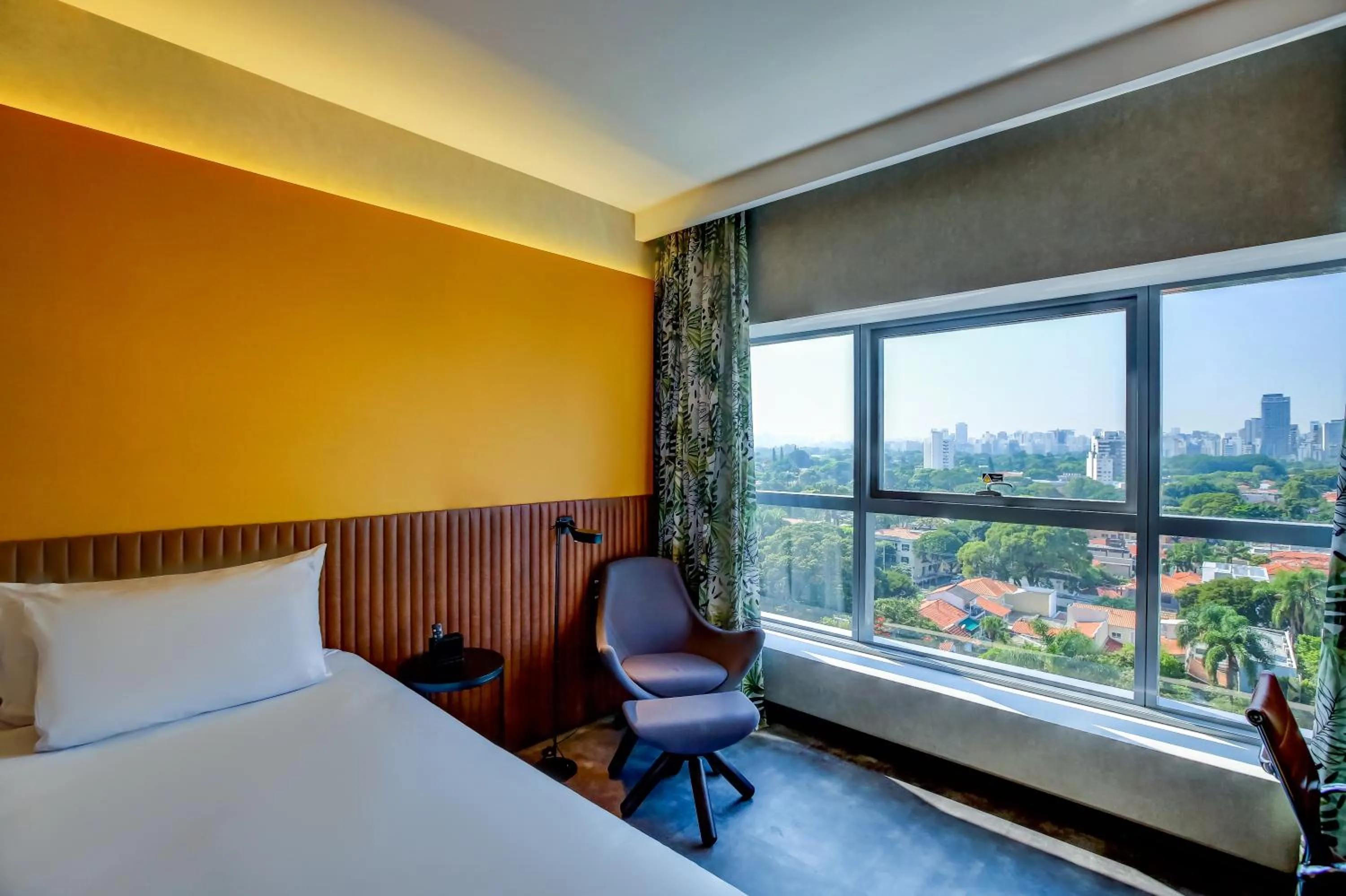 View (from property/room), Bed in Hilton Garden Inn Rebouças