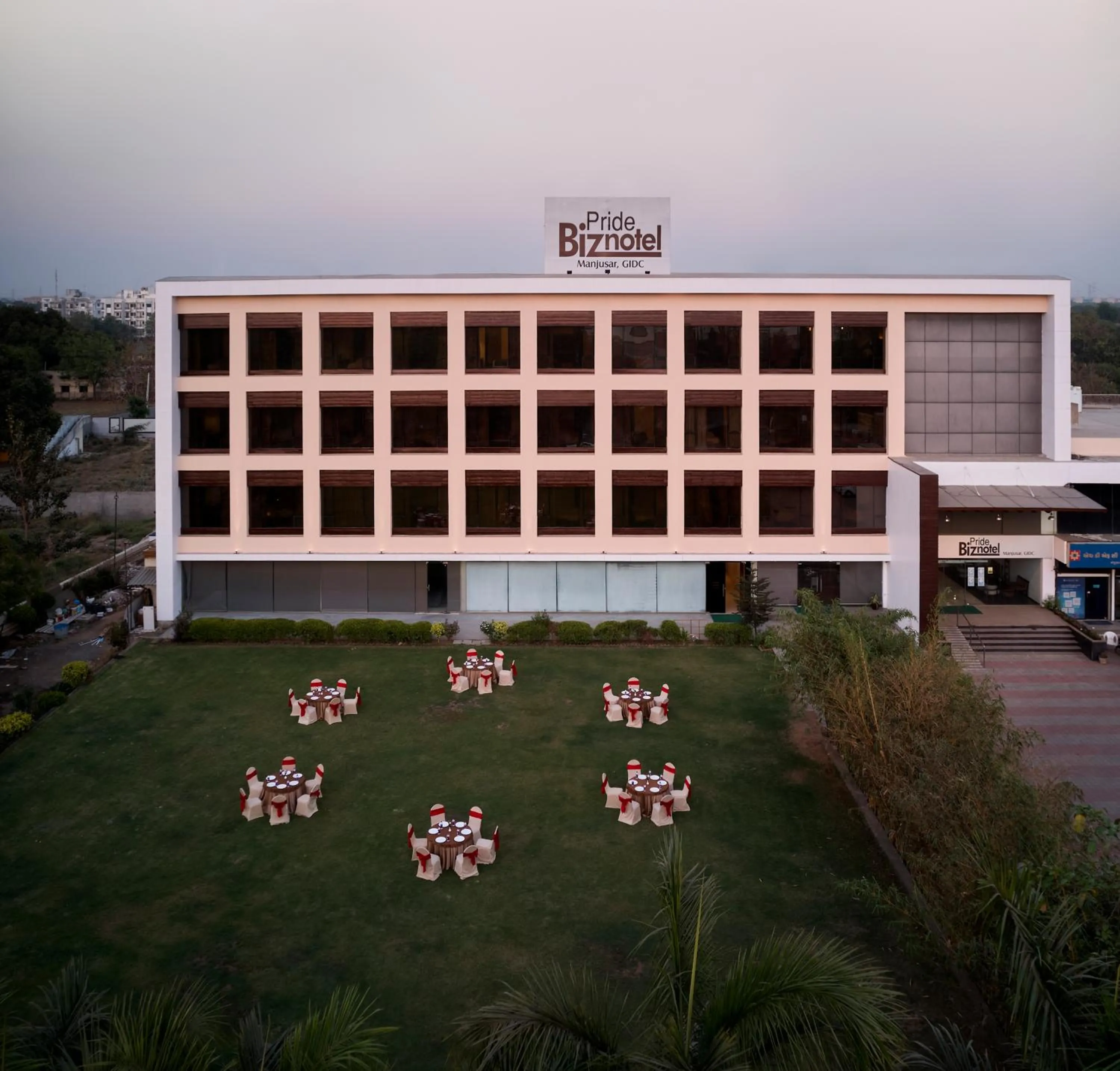 Pride Biznotel Manjusar Vadodara Near Sokhda Lake