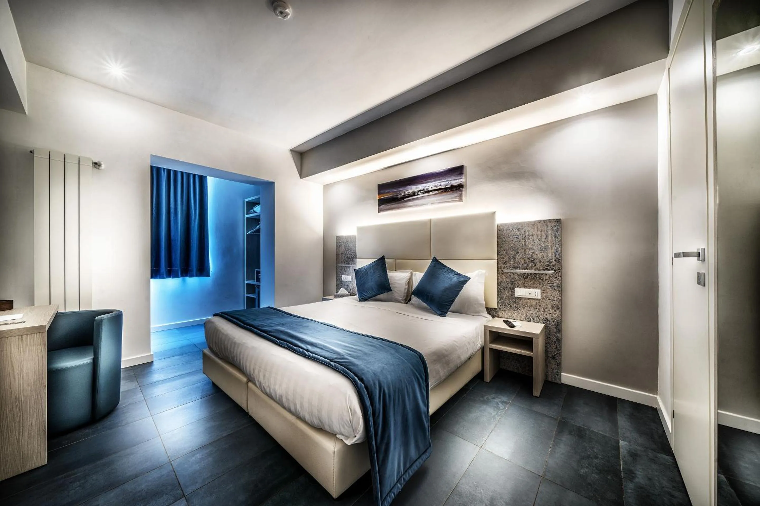 Superior Double or Twin Room in Suite Blue Style
