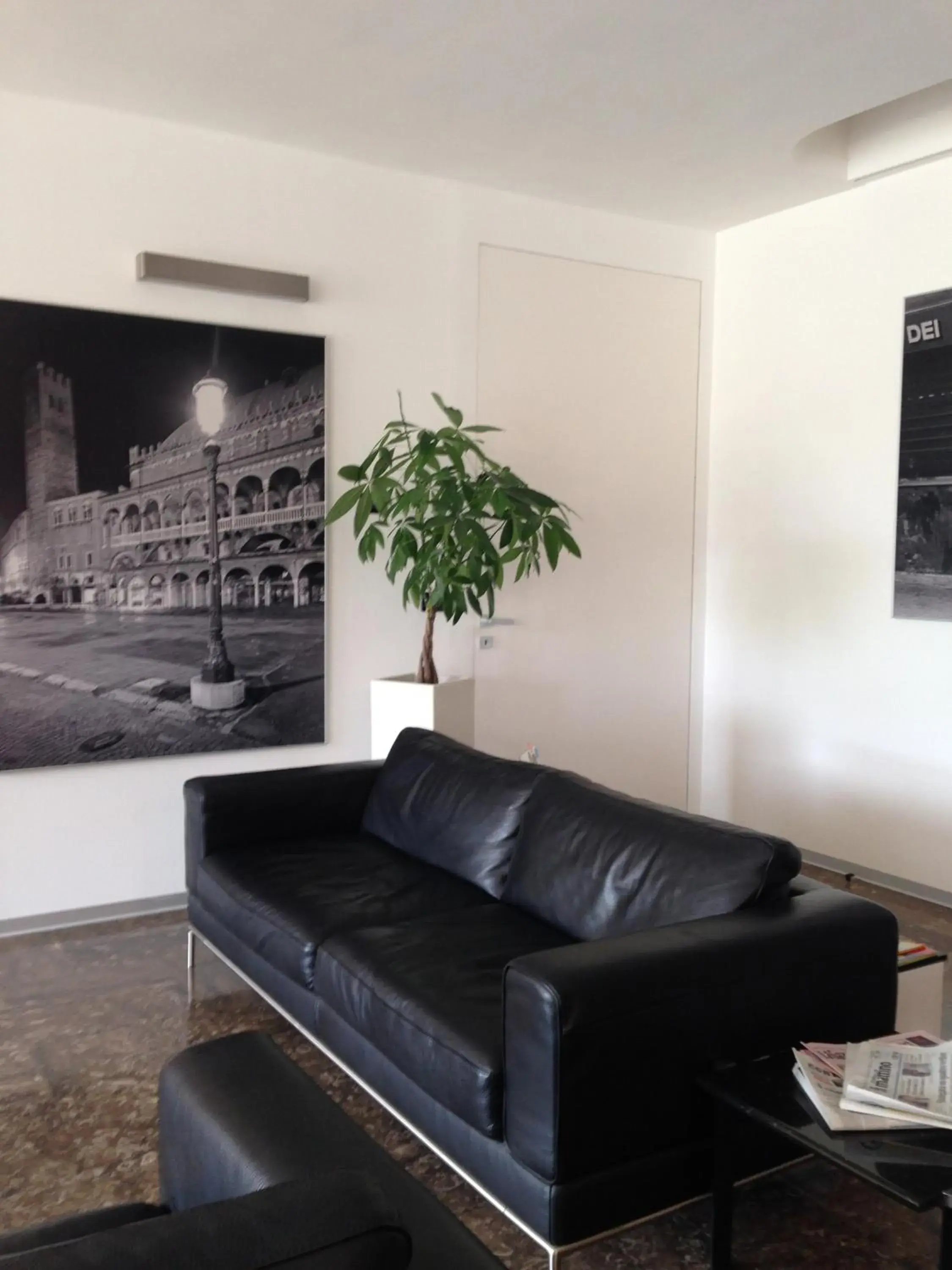 Lobby or reception in Hotel Al Cason Lobby or reception in Hotel Al Cason