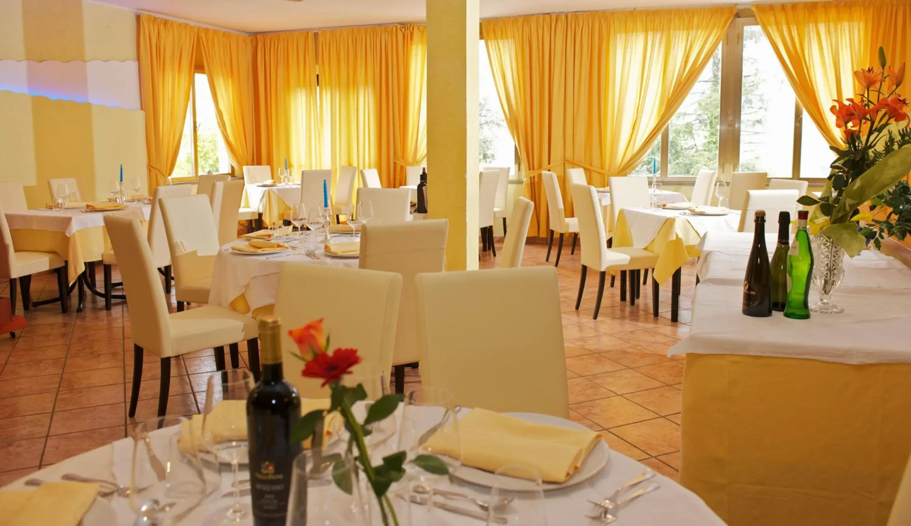 Restaurant/places to eat in Hotel La Meridiana Restaurant/places to eat in Hotel La Meridiana