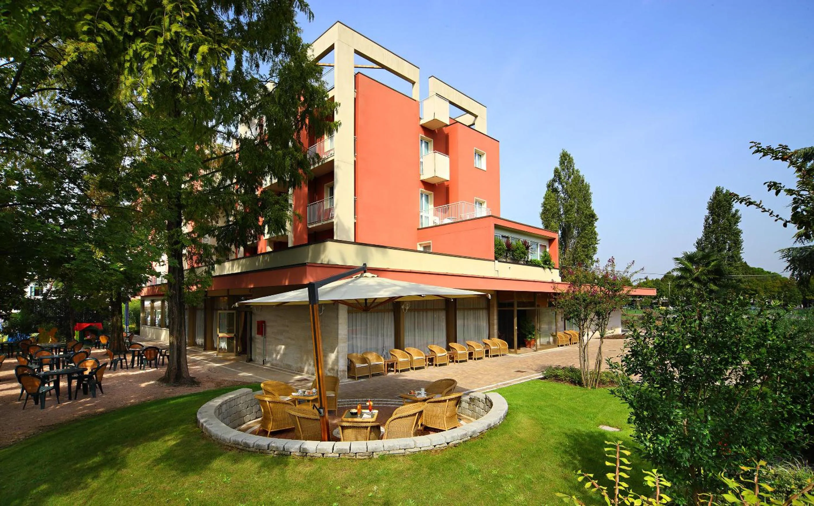 Facade/entrance in Hotel Aqua