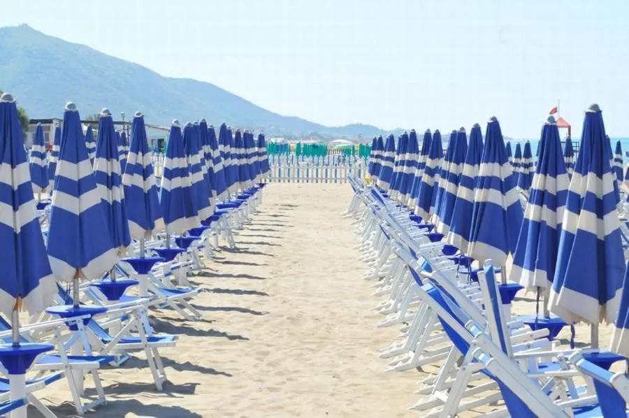 Marina Club Hotel