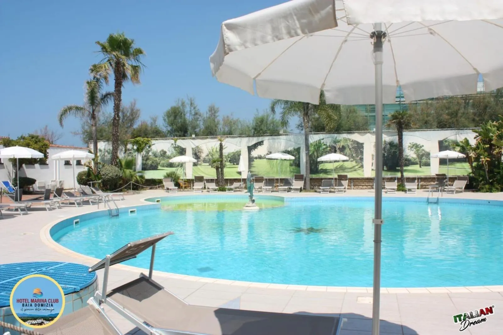 Marina Club Hotel