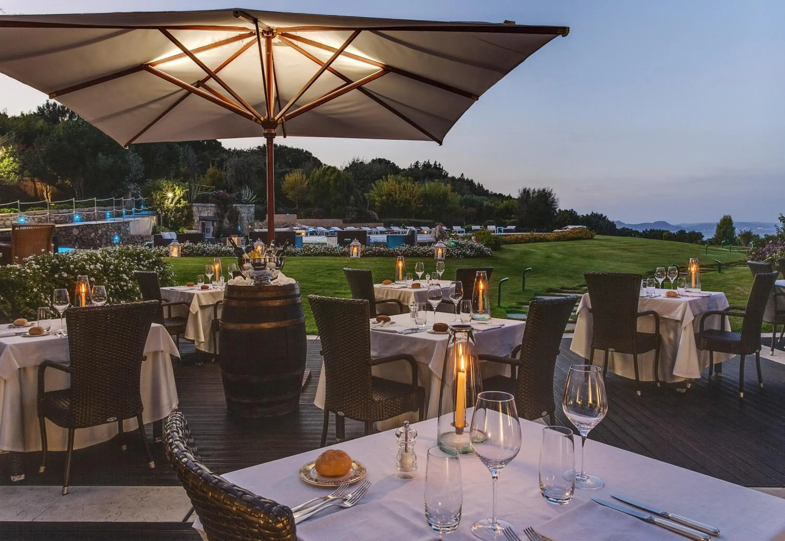 Restaurant/places to eat in L'Ea Bianca Luxury Resort Restaurant/places to eat in L'Ea Bianca Luxury Resort