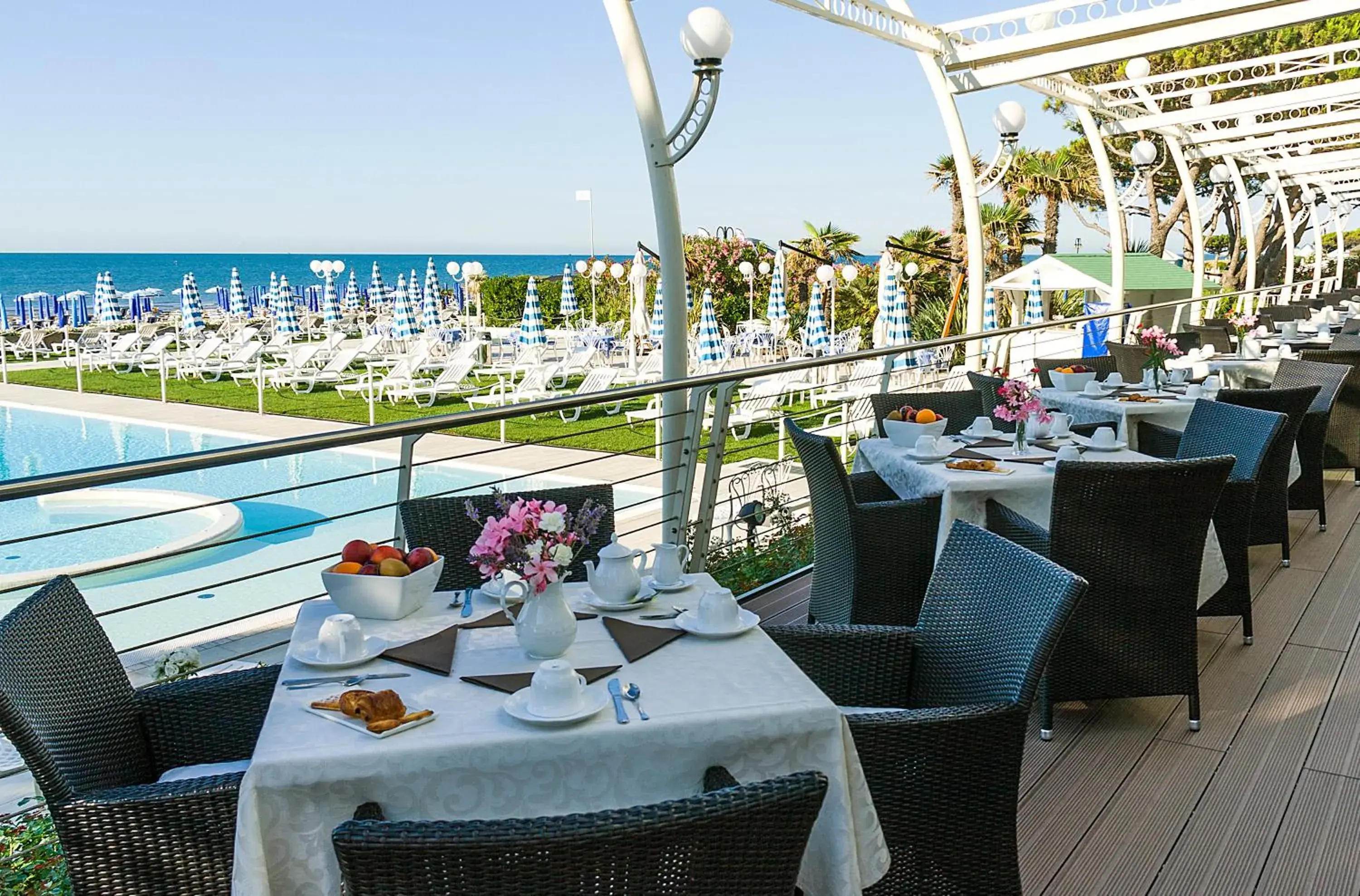Restaurant/places to eat in Hotel Le Soleil Restaurant/places to eat in Hotel Le Soleil