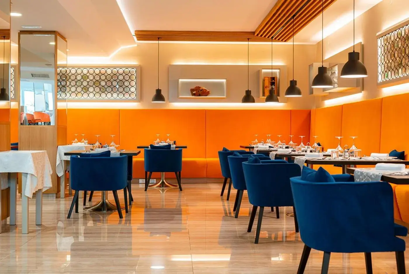 Restaurant/places to eat in Hotel Le Soleil Restaurant/places to eat in Hotel Le Soleil