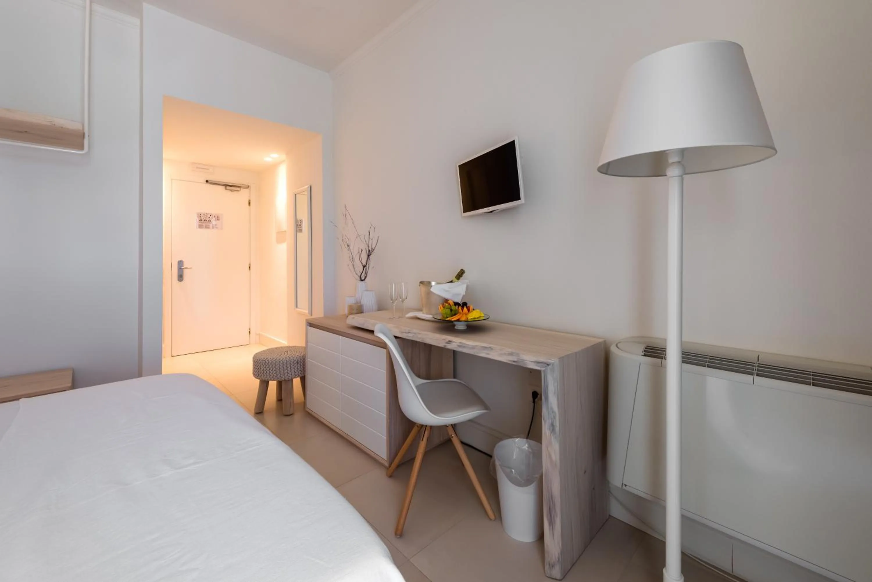 Photo of the whole room, Bed in La Chiave dei Trabocchi