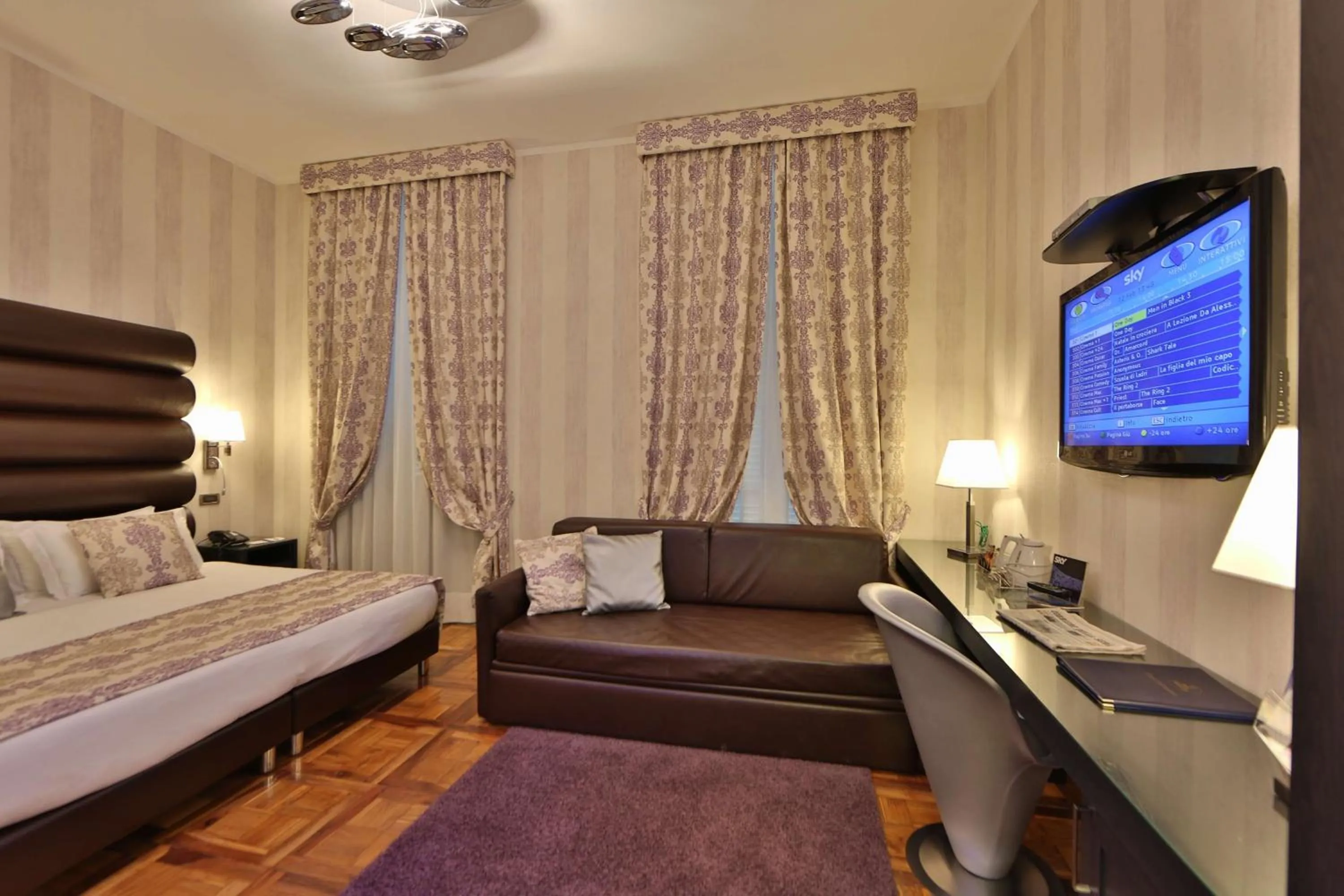 People, Bed in Best Western Plus Hotel Genova