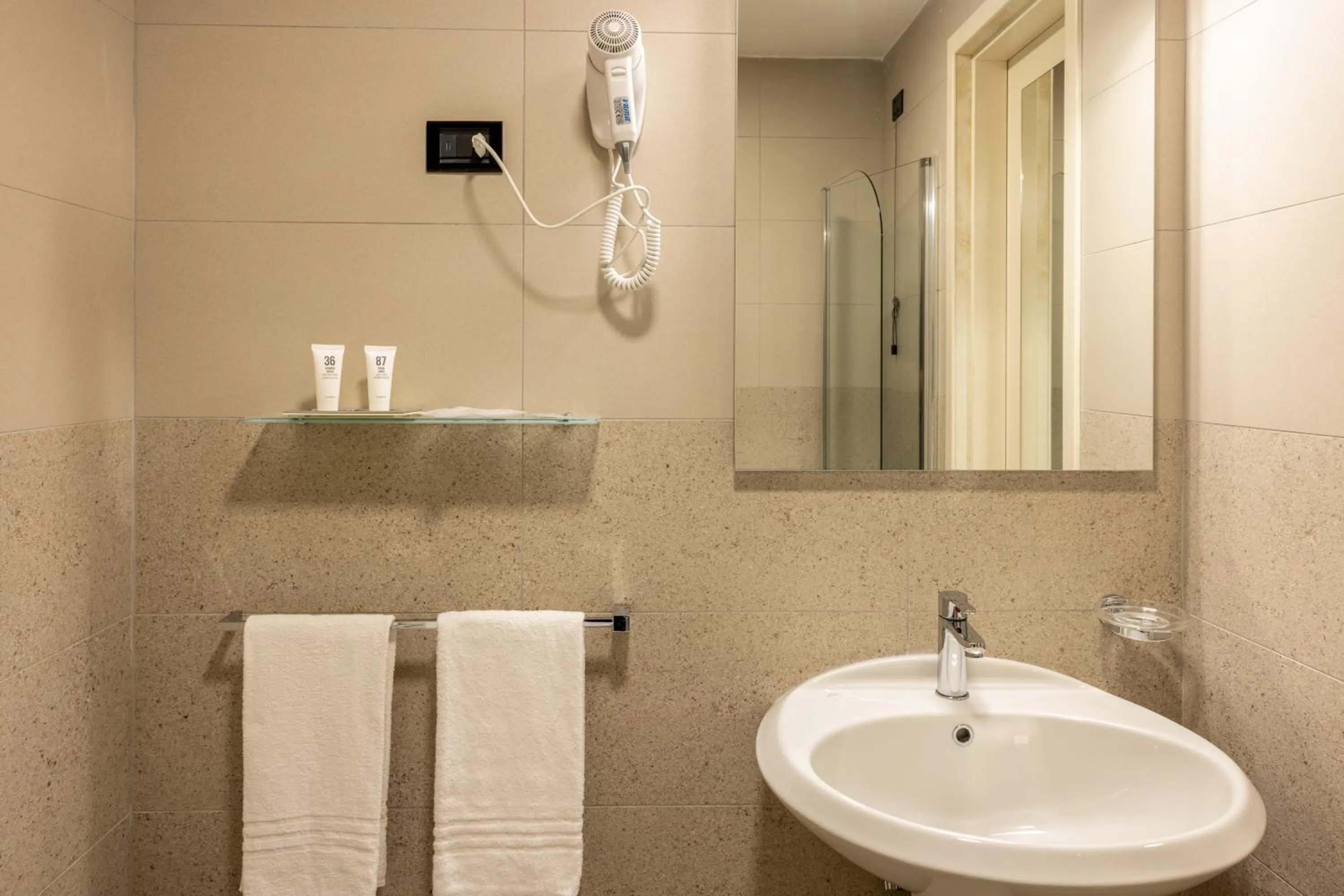 Comfort Triple Room in Pugnochiuso Resort Hotel del Faro