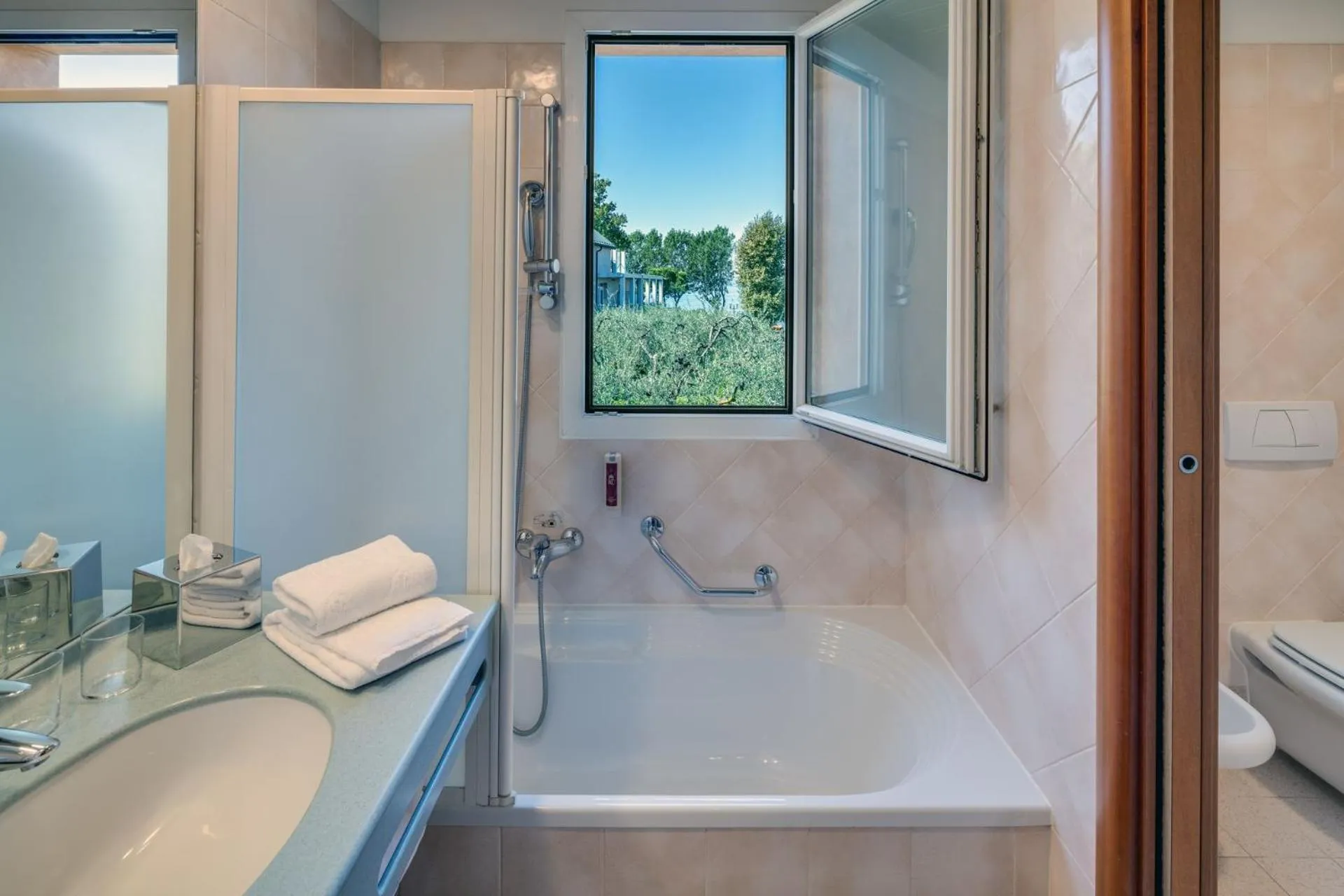 Bathroom in Hotel Caesius Thermae & Spa Resort