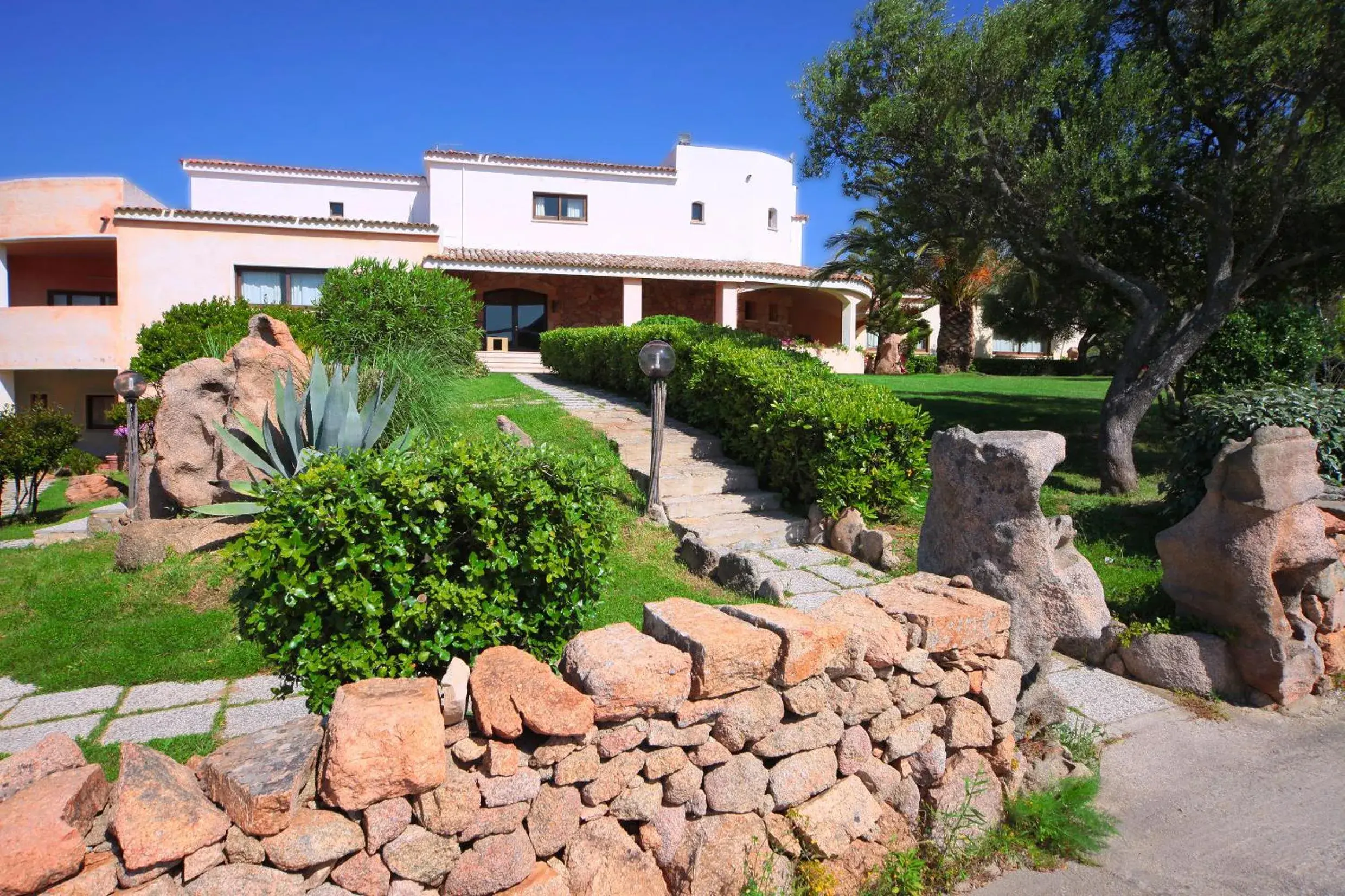 Property building in Hotel Micalosu Property building in Hotel Micalosu