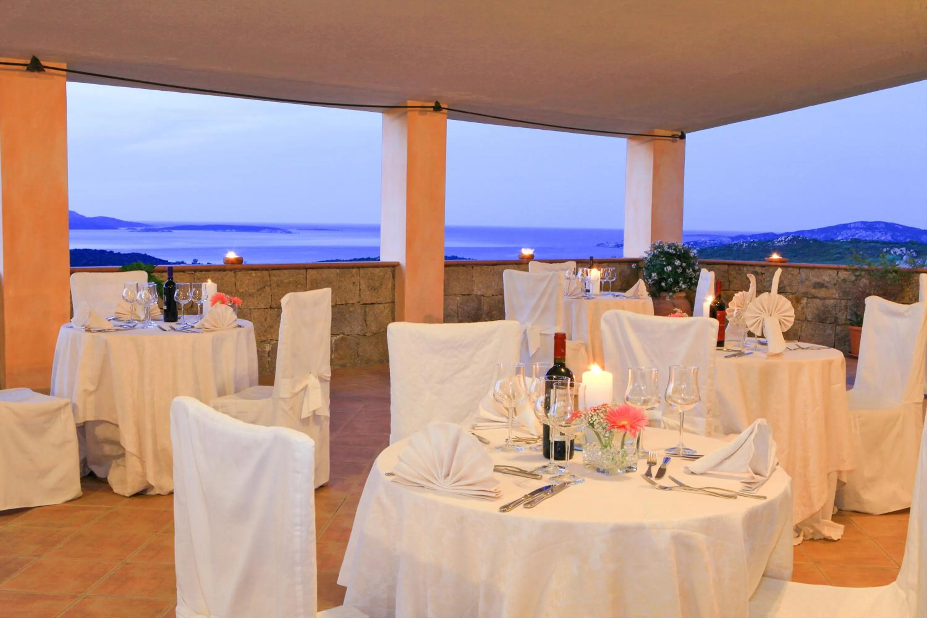 Restaurant/places to eat in Hotel Micalosu