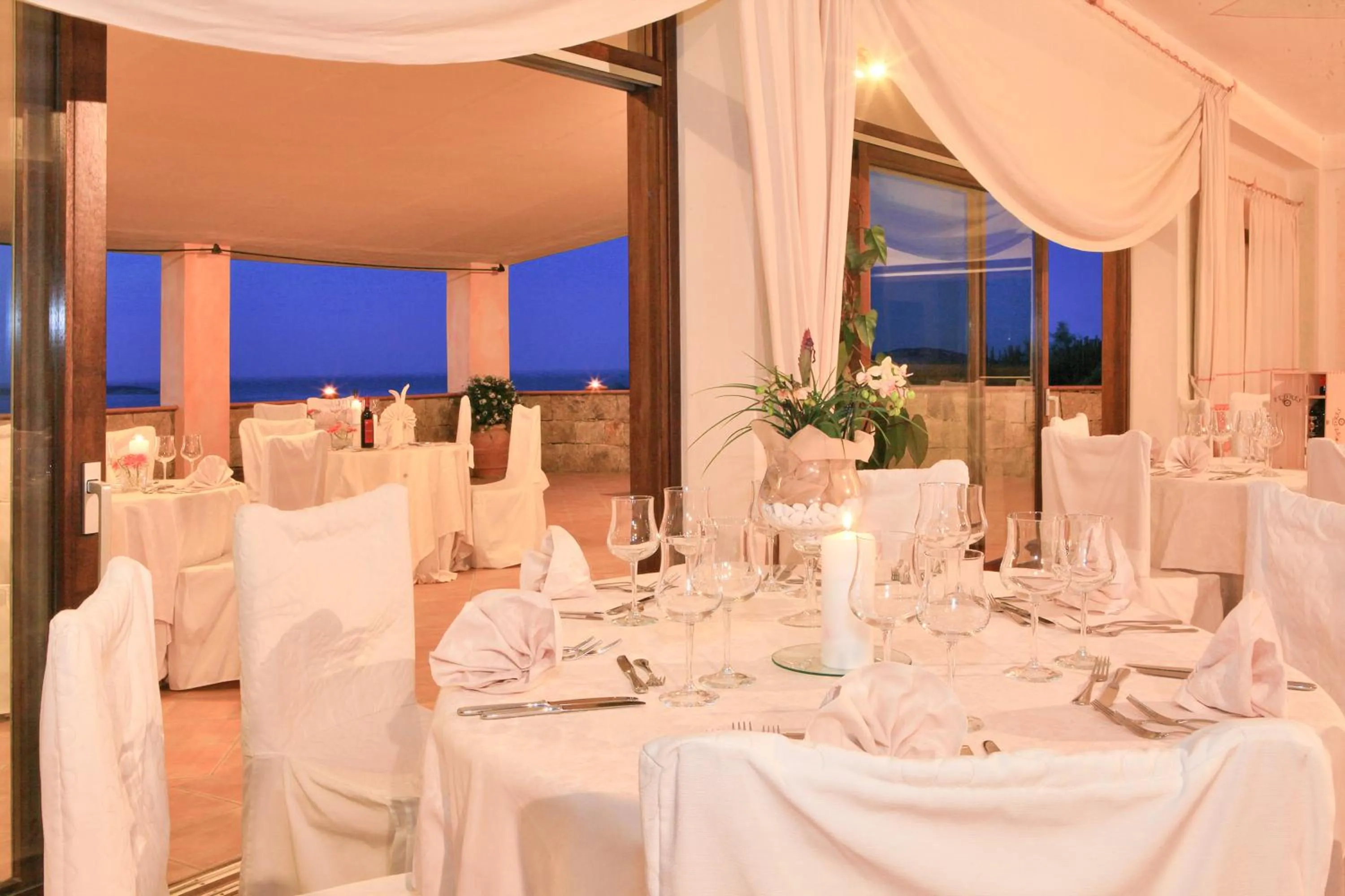 Restaurant/places to eat in Hotel Micalosu