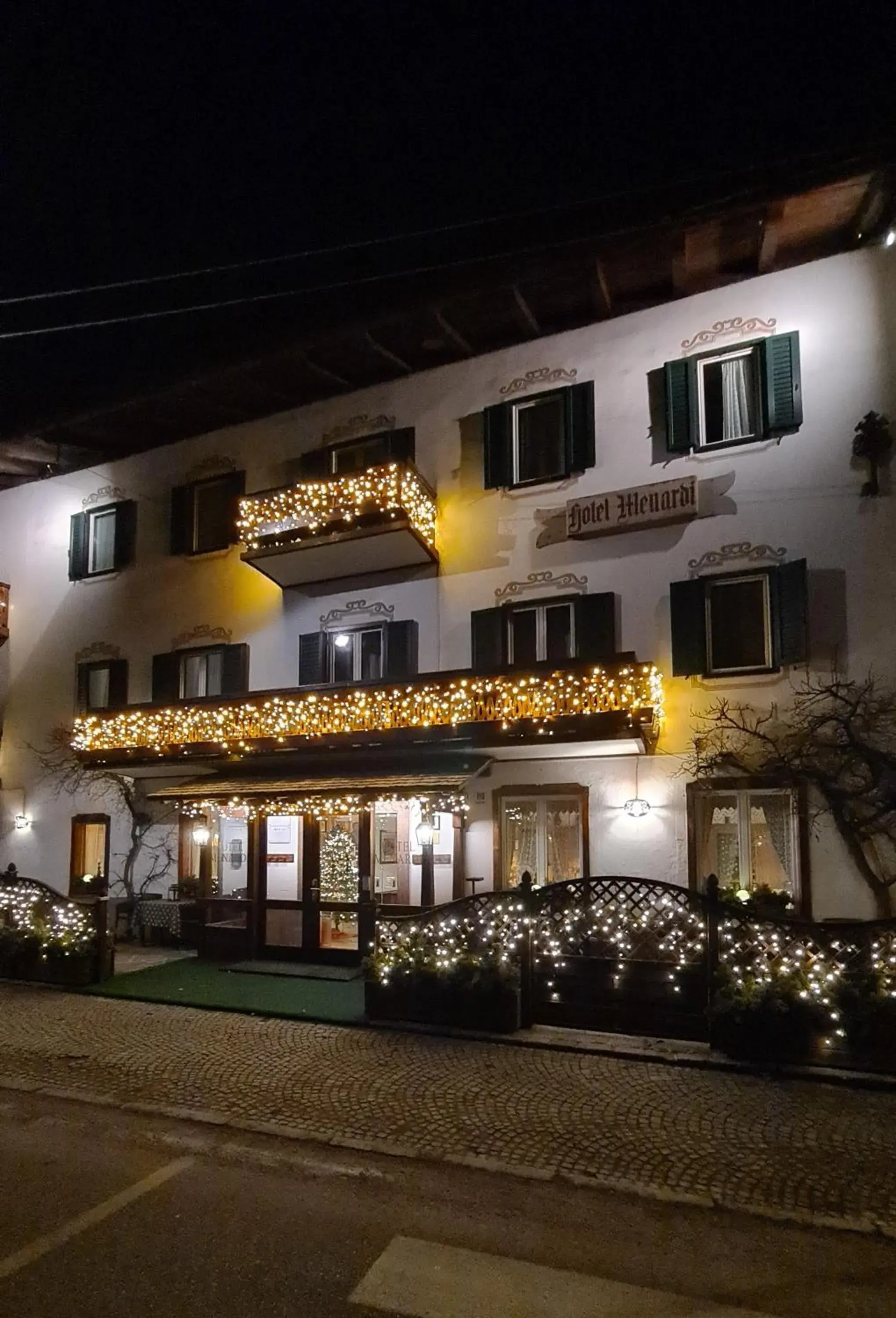 Property building in Hotel Menardi Property building in Hotel Menardi
