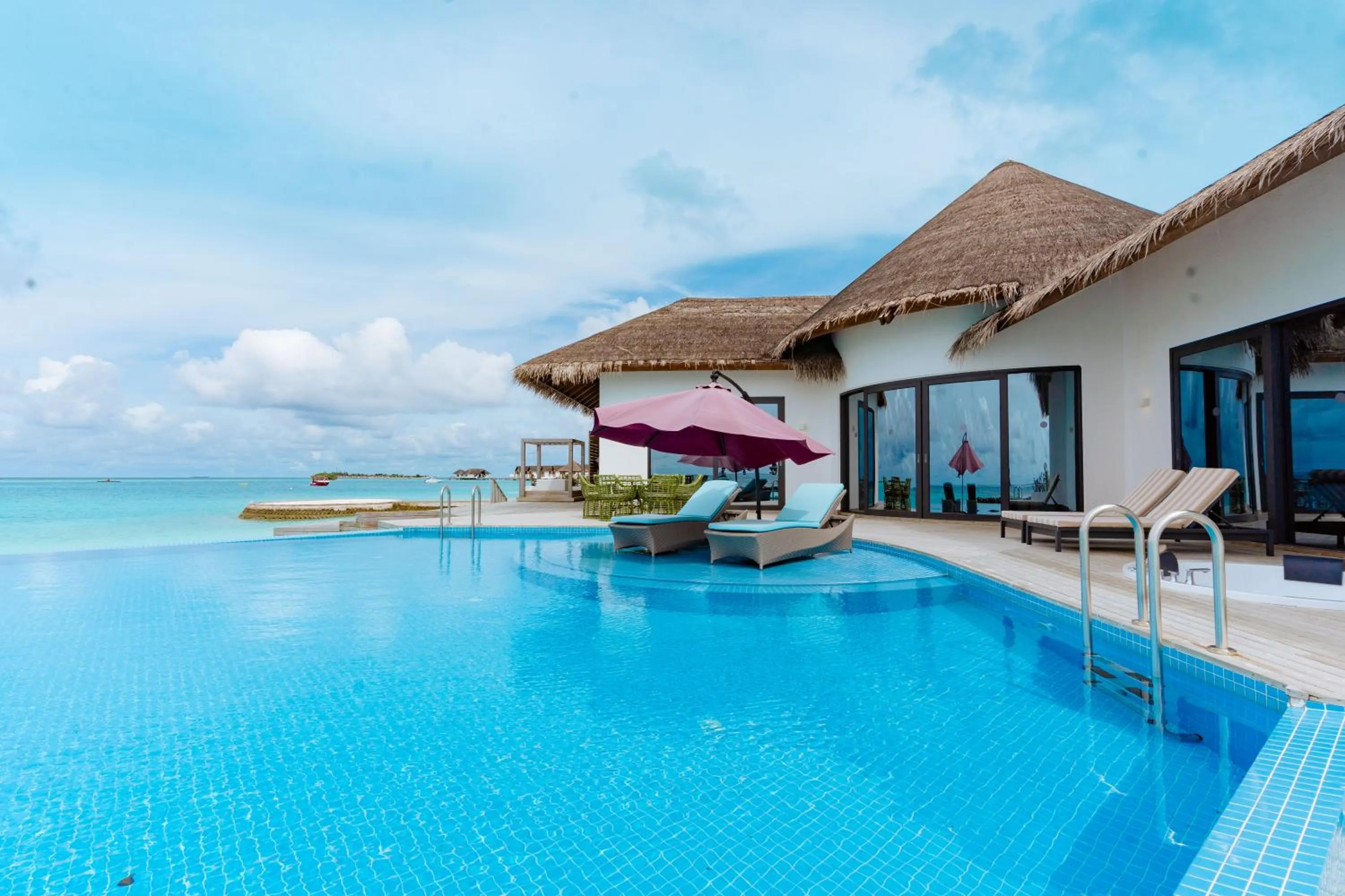 Two-Bedroom Beach Villa with Private Pool & Hot Tub in NOOE Maldives Kunaavashi