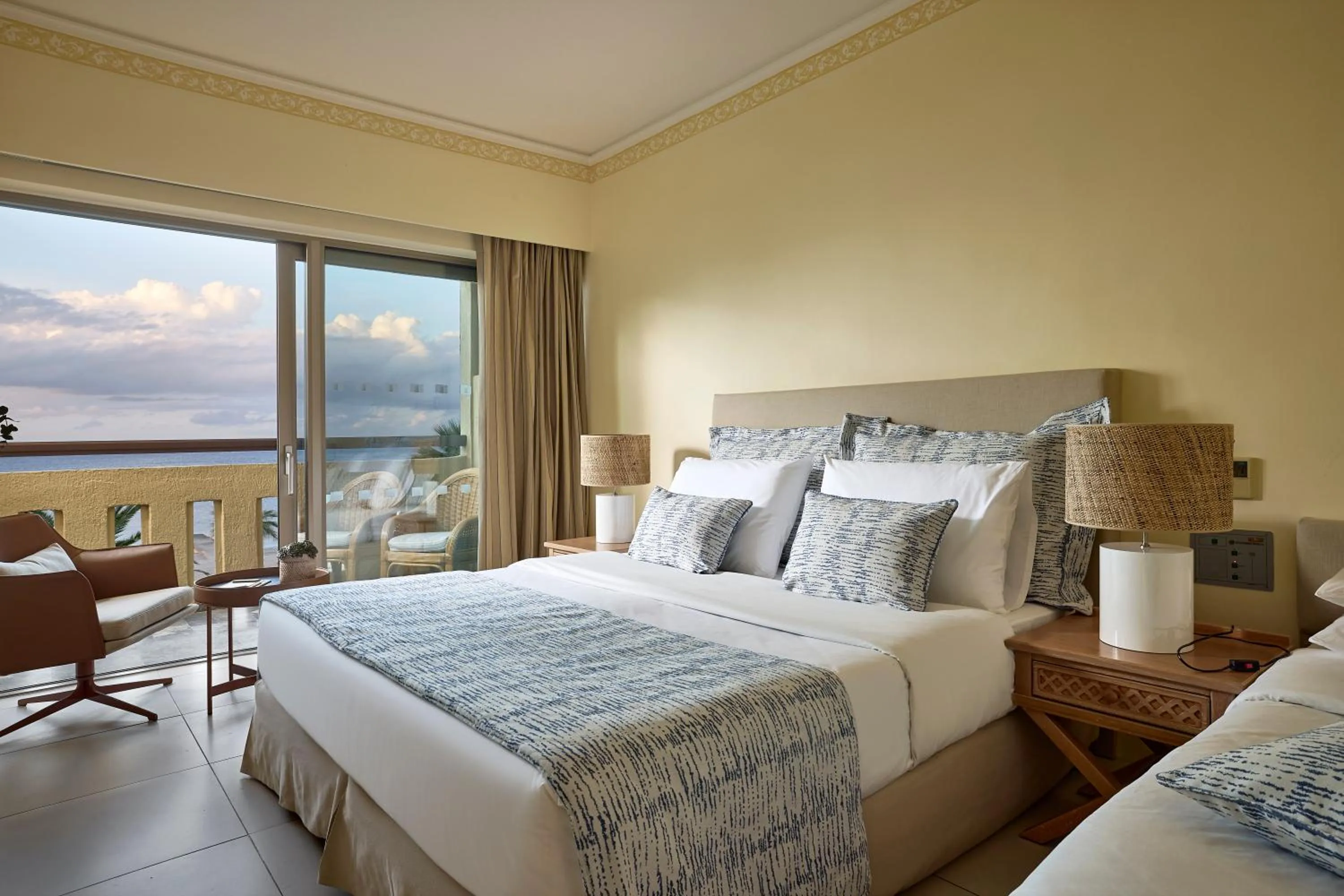 Bedroom, Bed in Aquila Rithymna Beach
