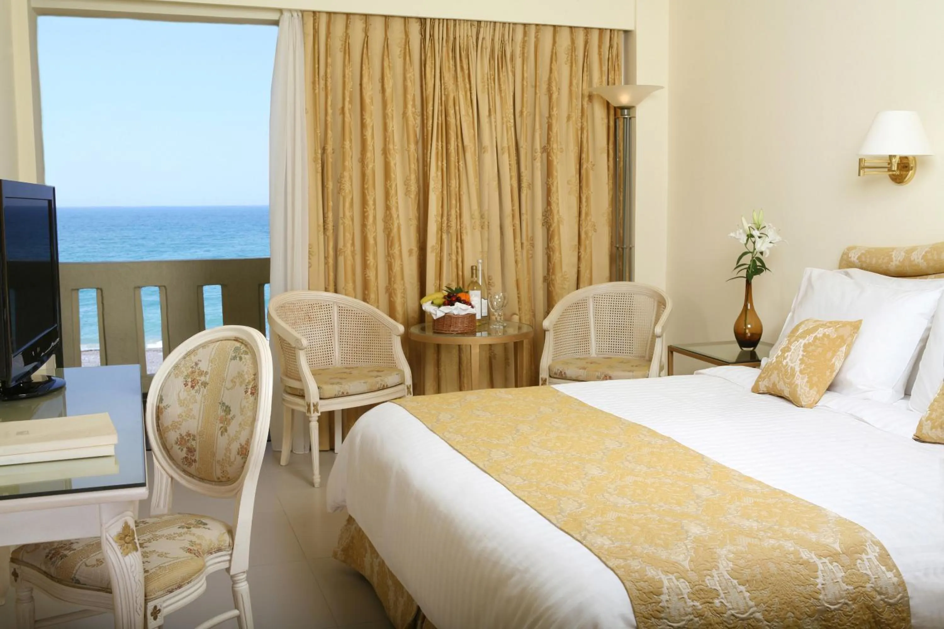 Bed in Aquila Rithymna Beach