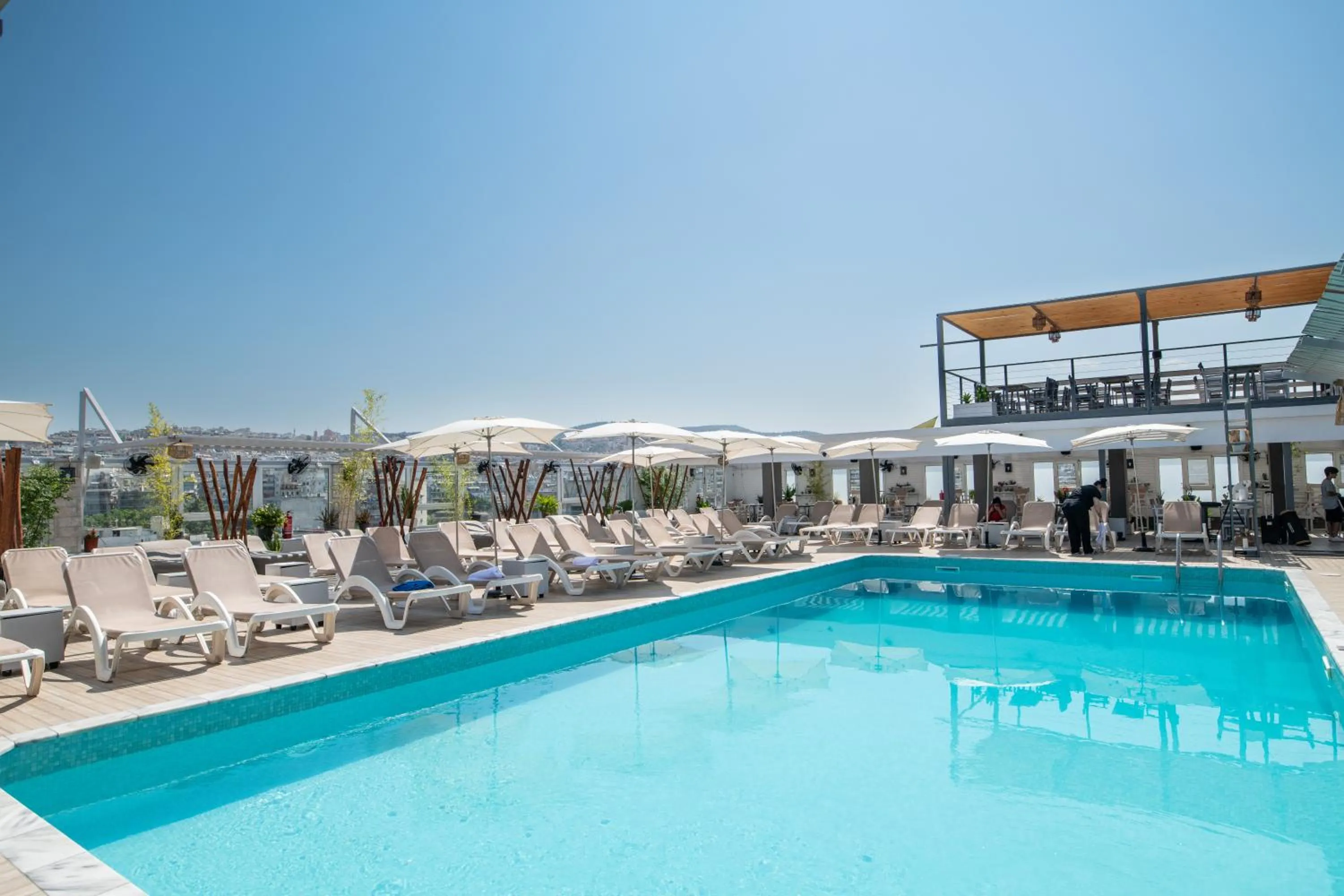 Swimming pool in Capsis Hotel Thessaloniki